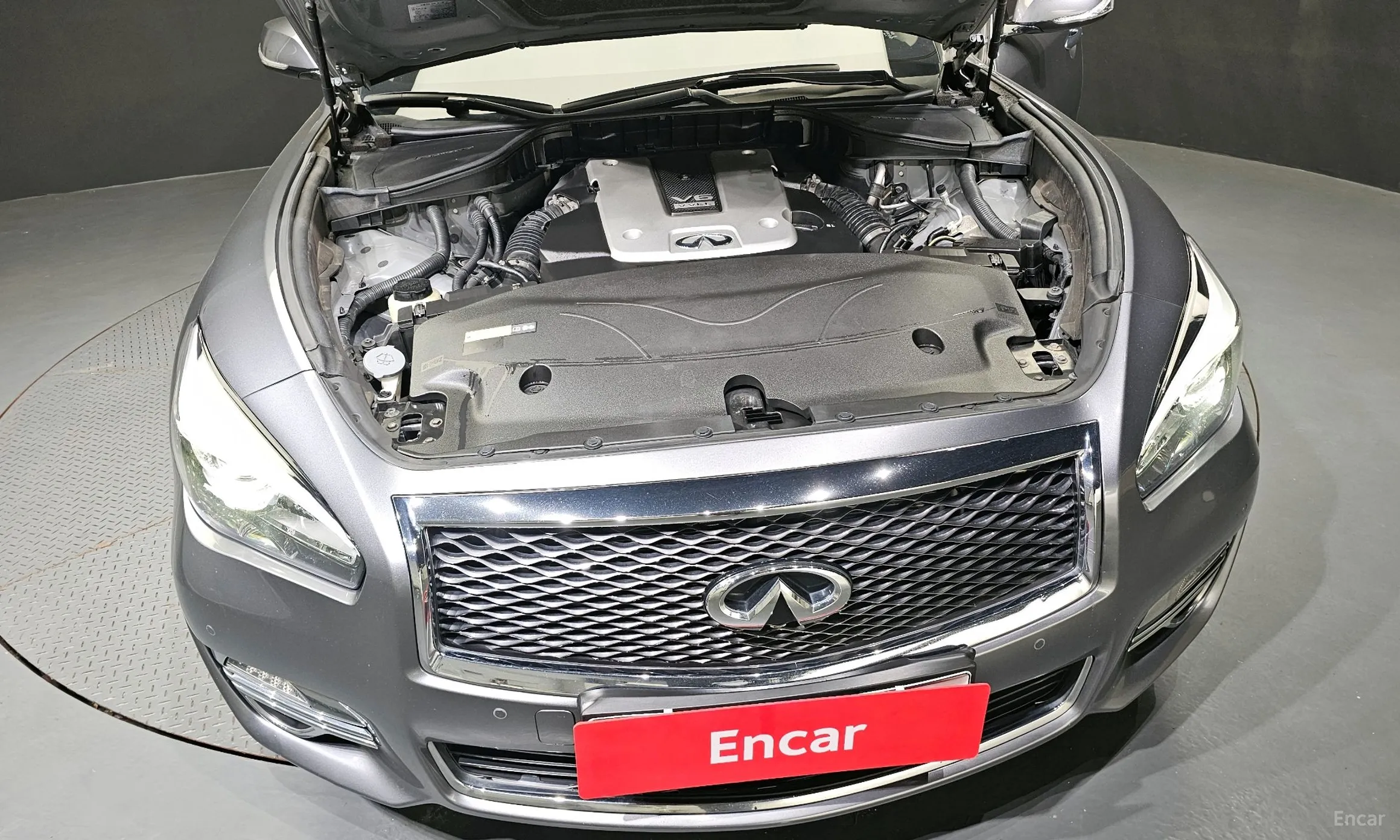 Infiniti Q70 превью 6