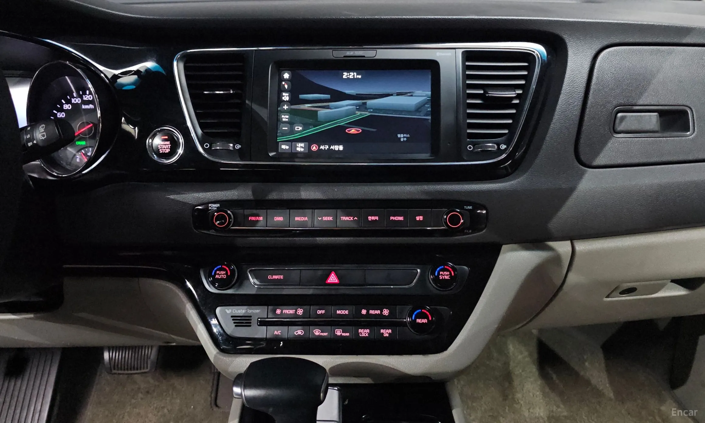 Kia Carnival превью 14