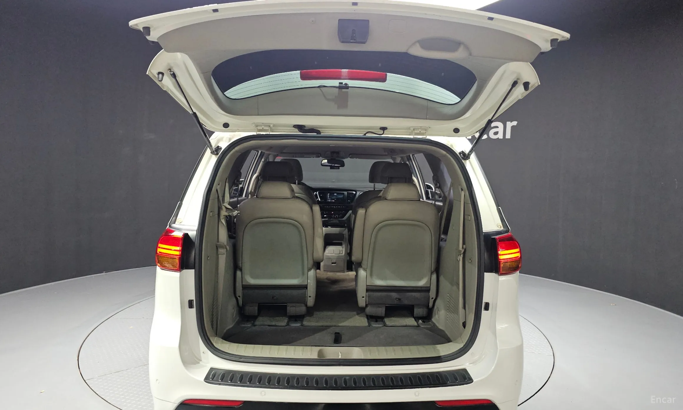 Kia Carnival превью 20