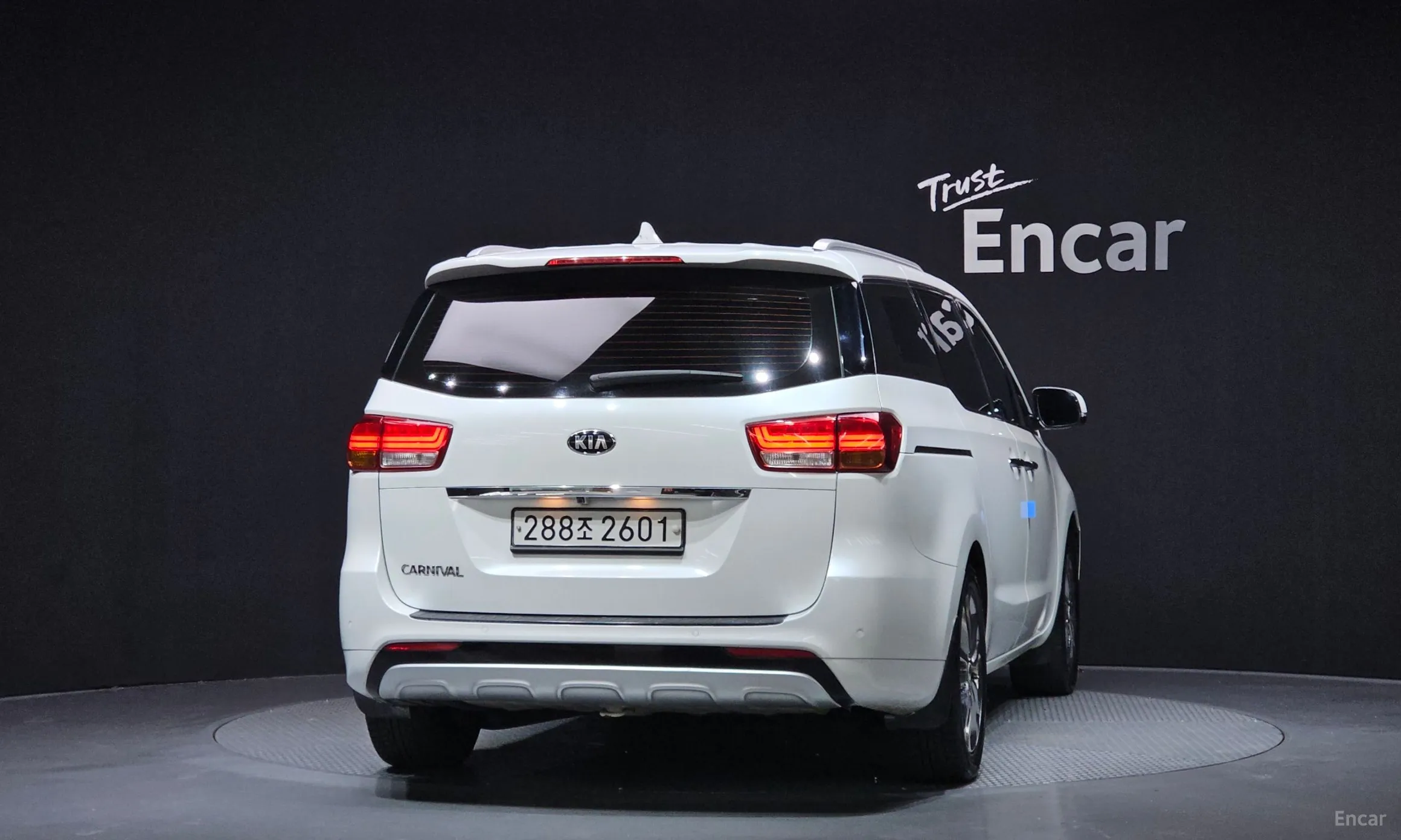 Kia Carnival превью 4