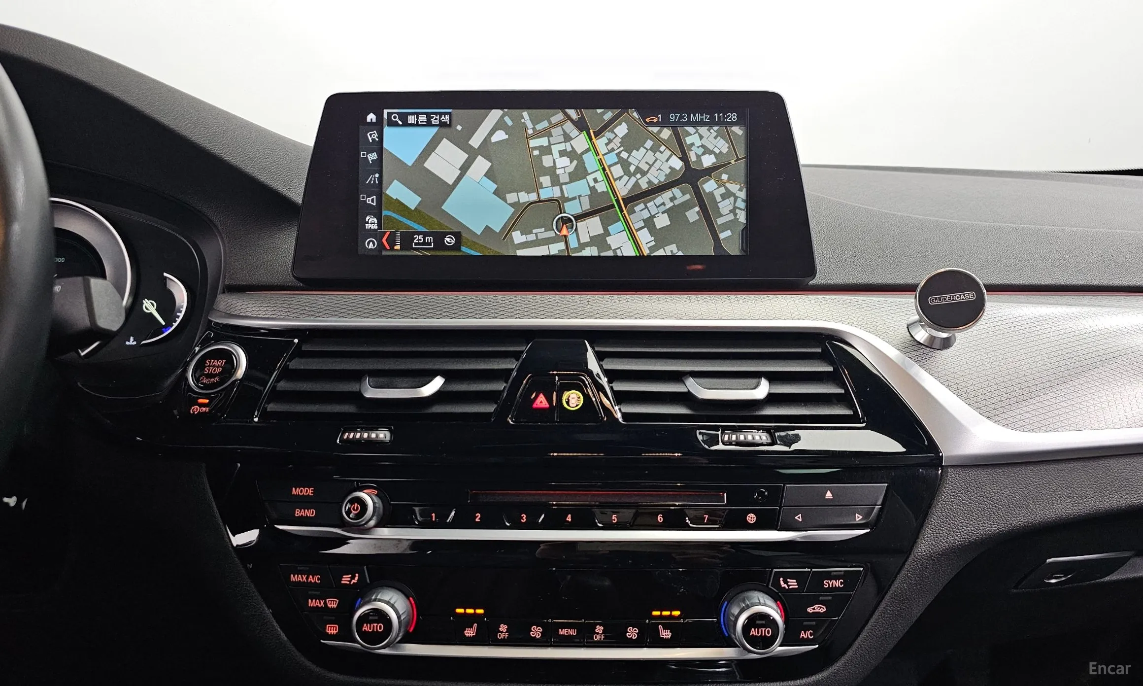 BMW 5 Series (G30) превью 14