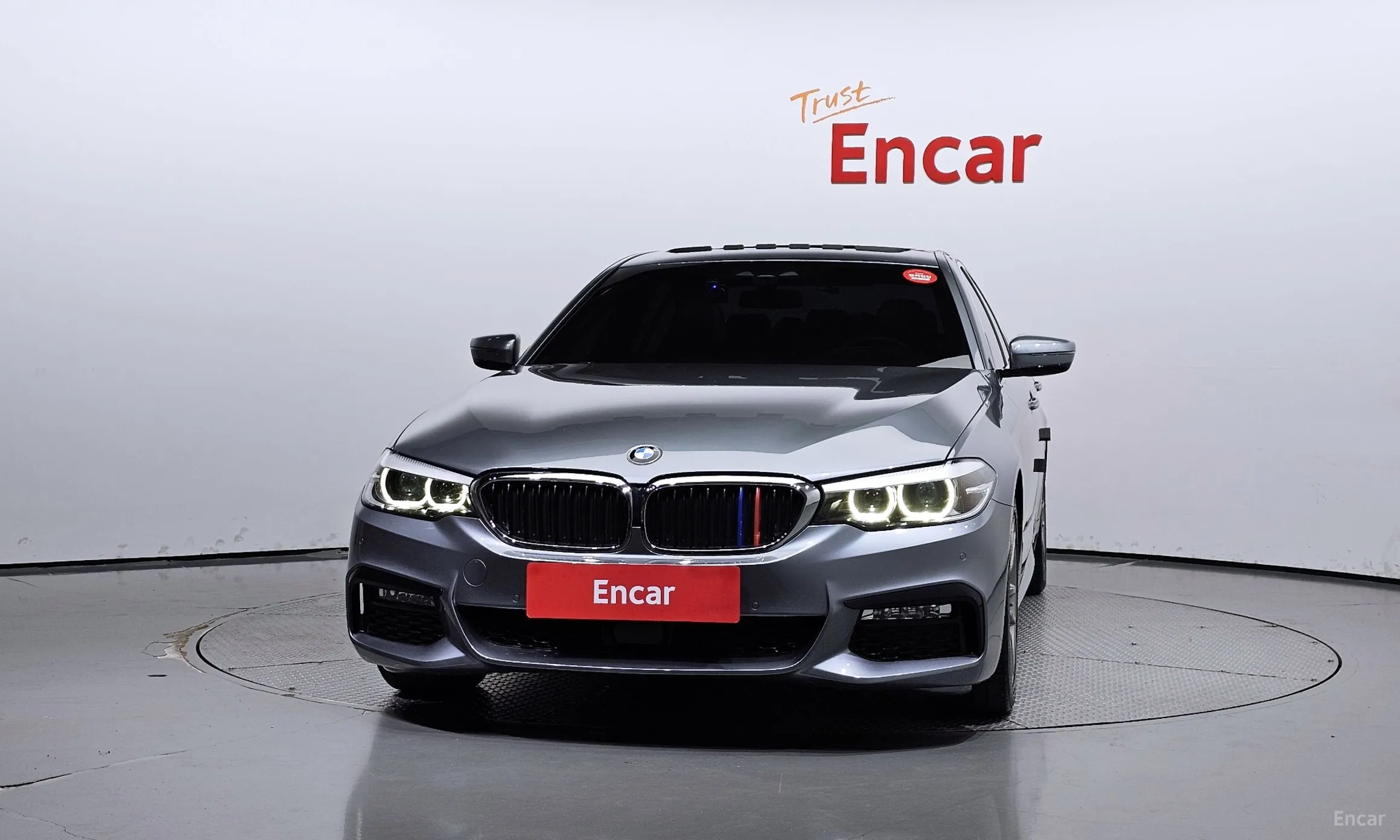 BMW 5 Series (G30) превью 3