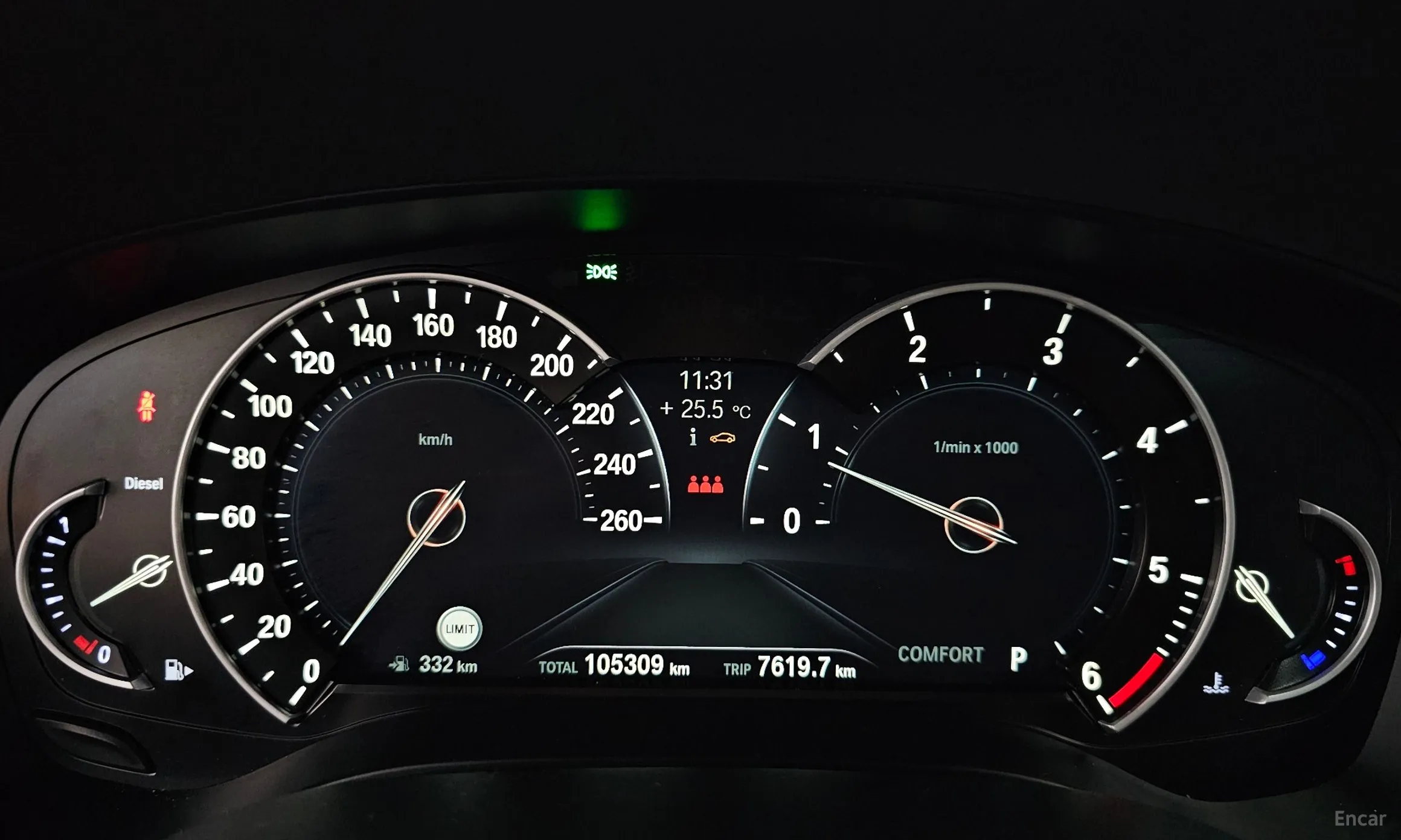 BMW 5 Series (G30) превью 8