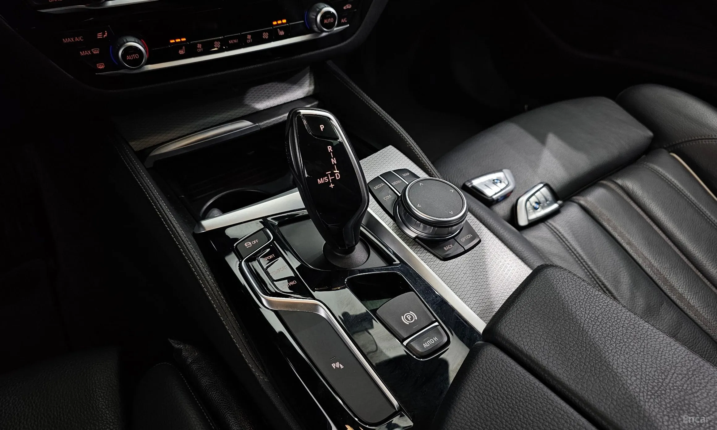 BMW 5 Series (G30) превью 9