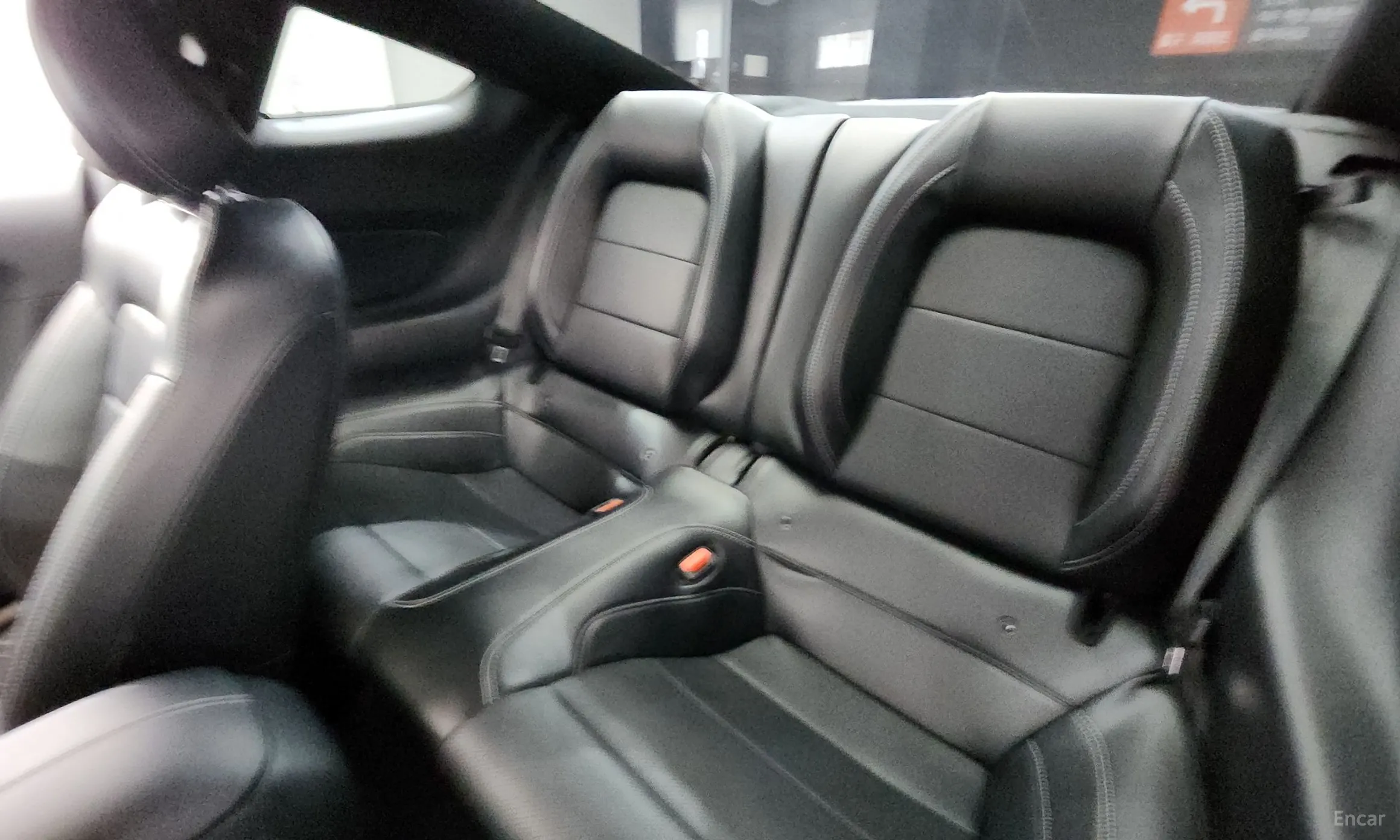Ford Mustang превью 12