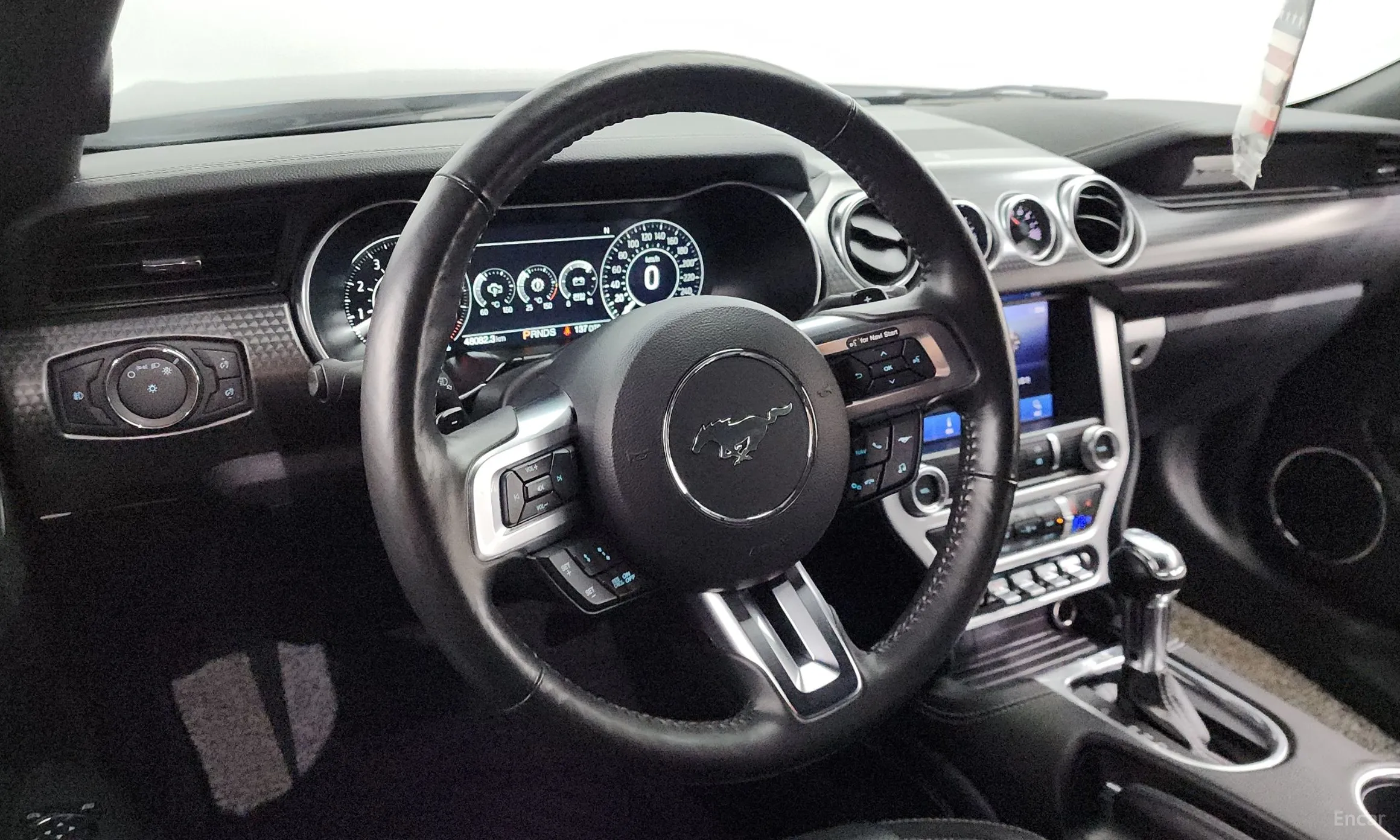 Ford Mustang превью 13