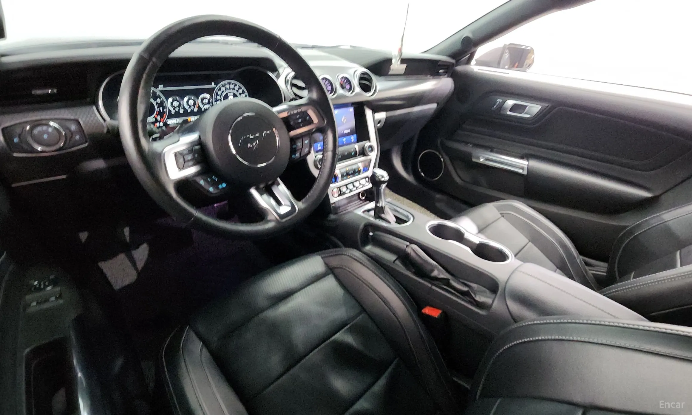 Ford Mustang превью 7