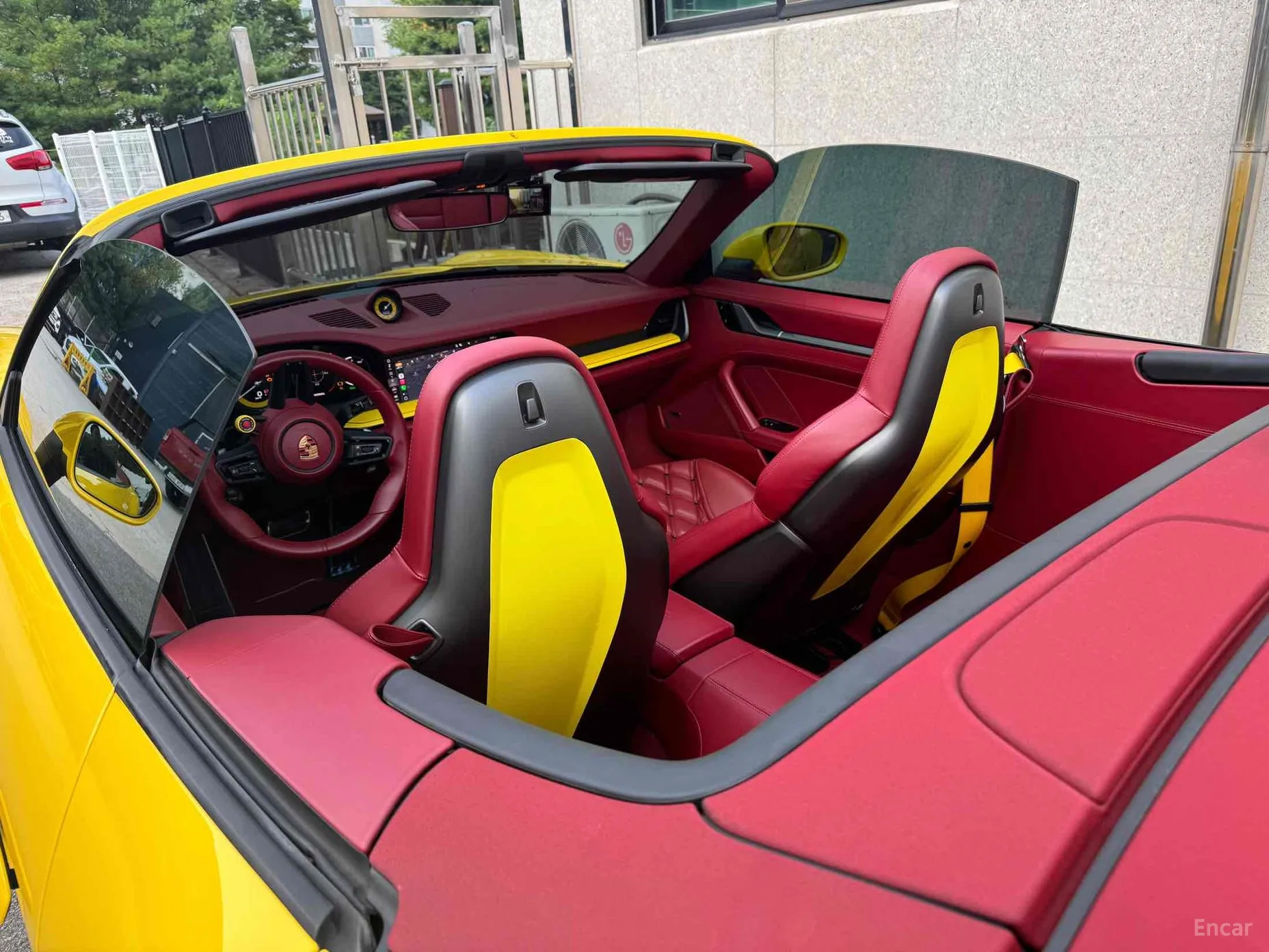 Porsche 911 (992) превью 10