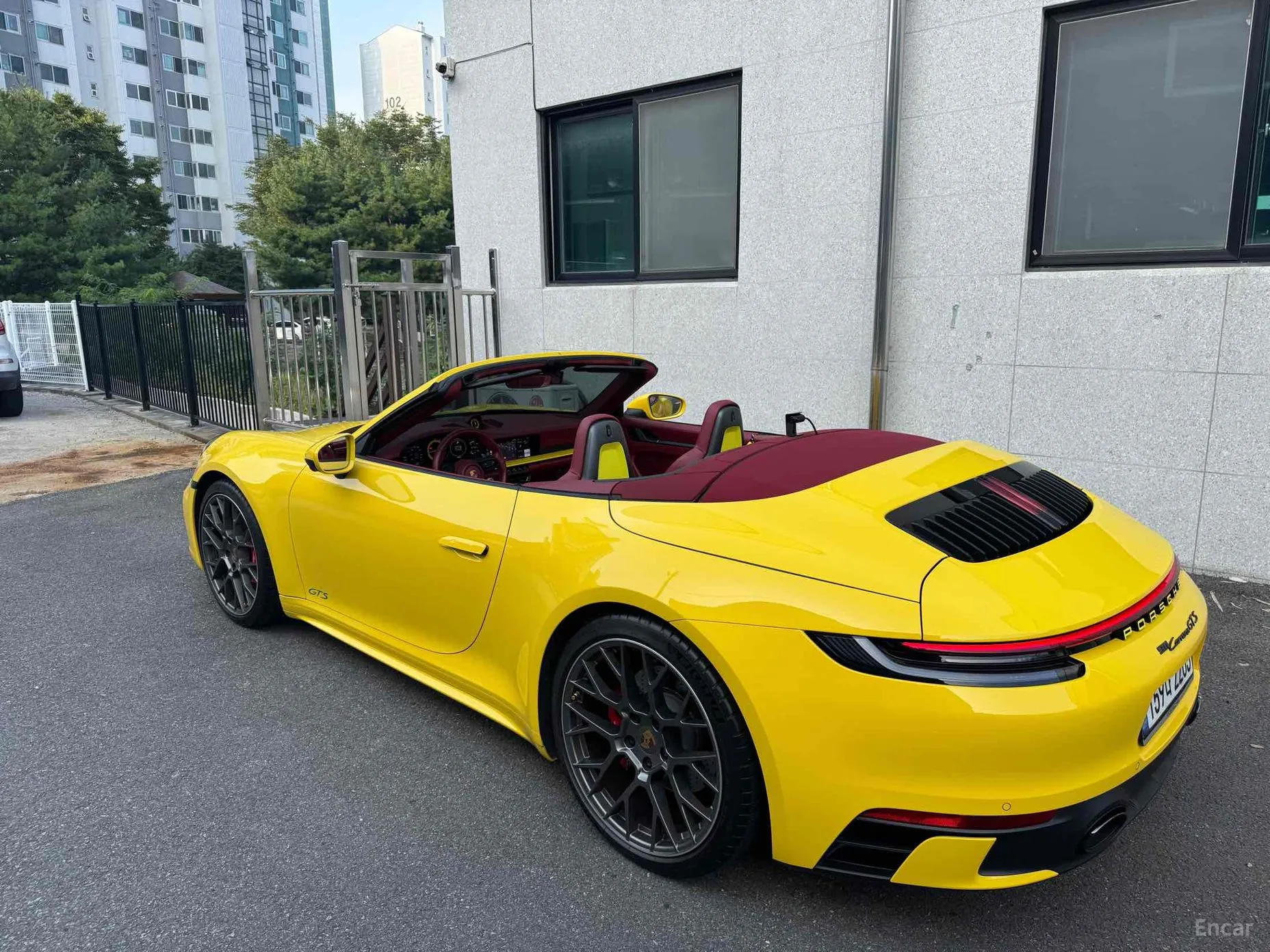Porsche 911 (992) превью 14