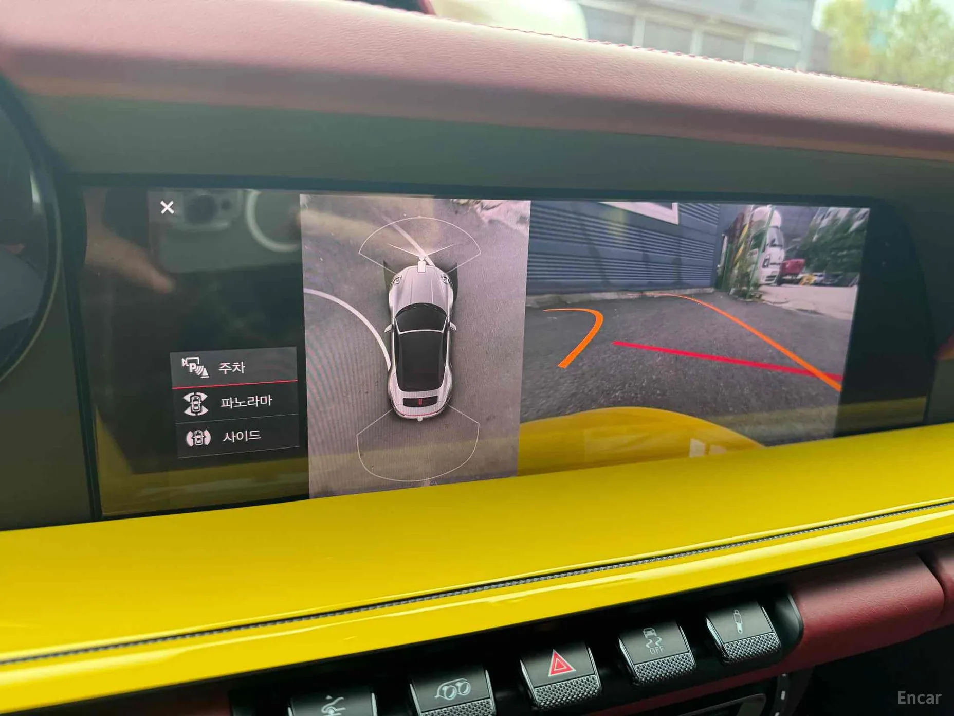 Porsche 911 (992) превью 17