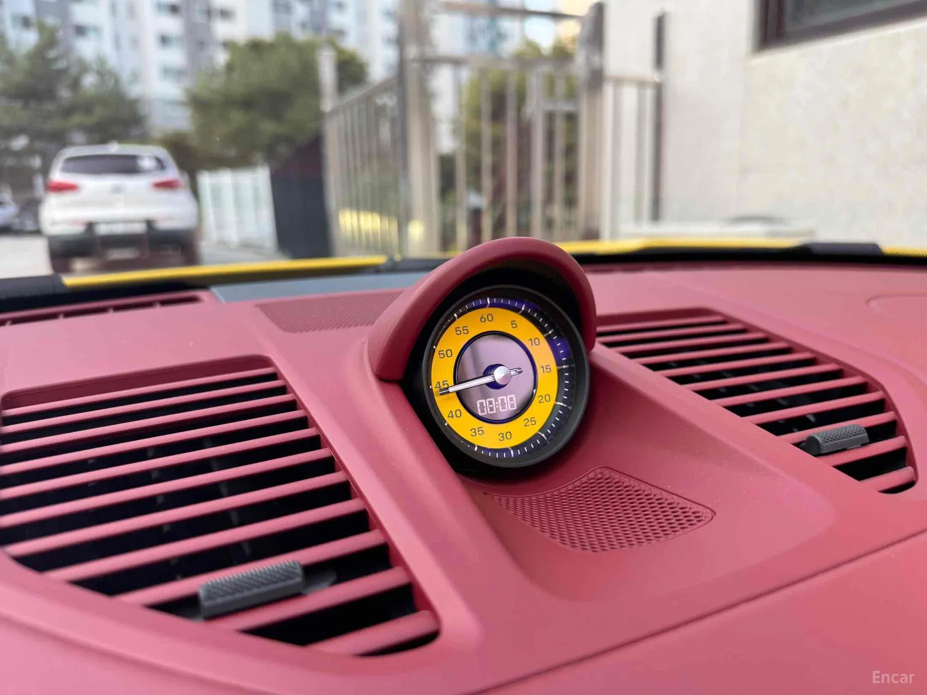 Porsche 911 (992) превью 19