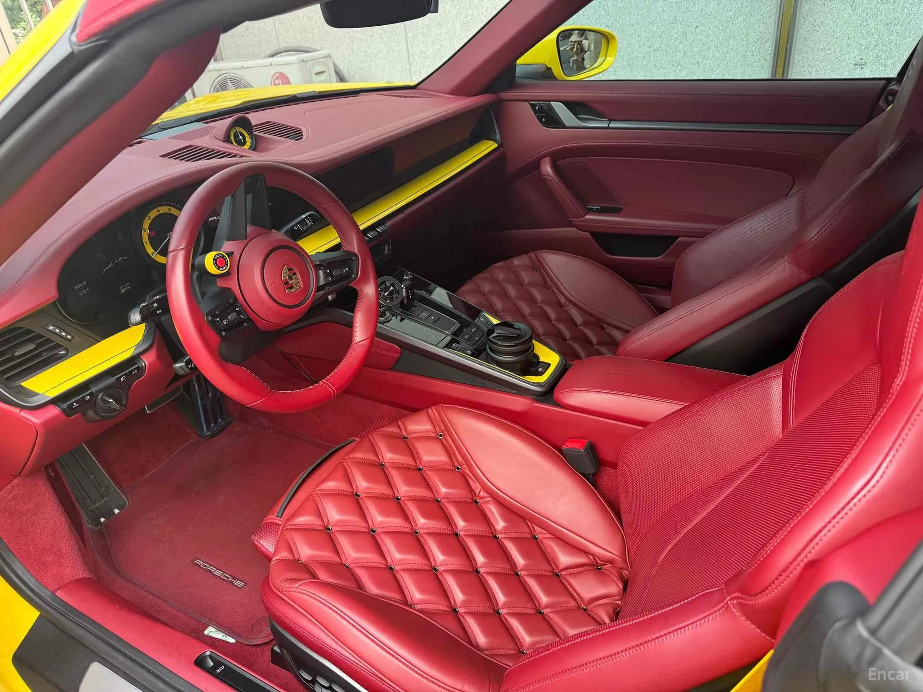 Porsche 911 (992) превью 7