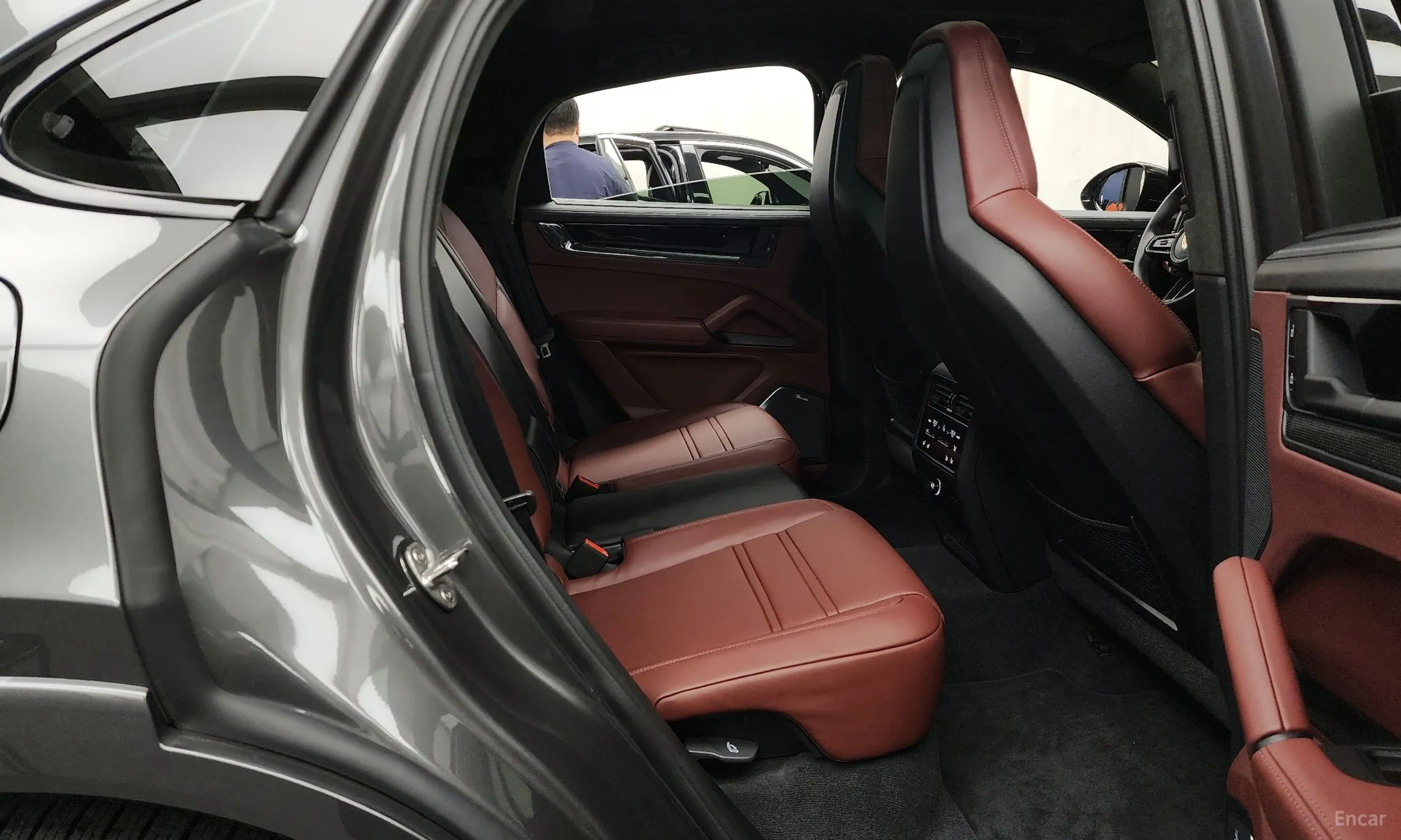 Porsche Cayenne (PO536) превью 12
