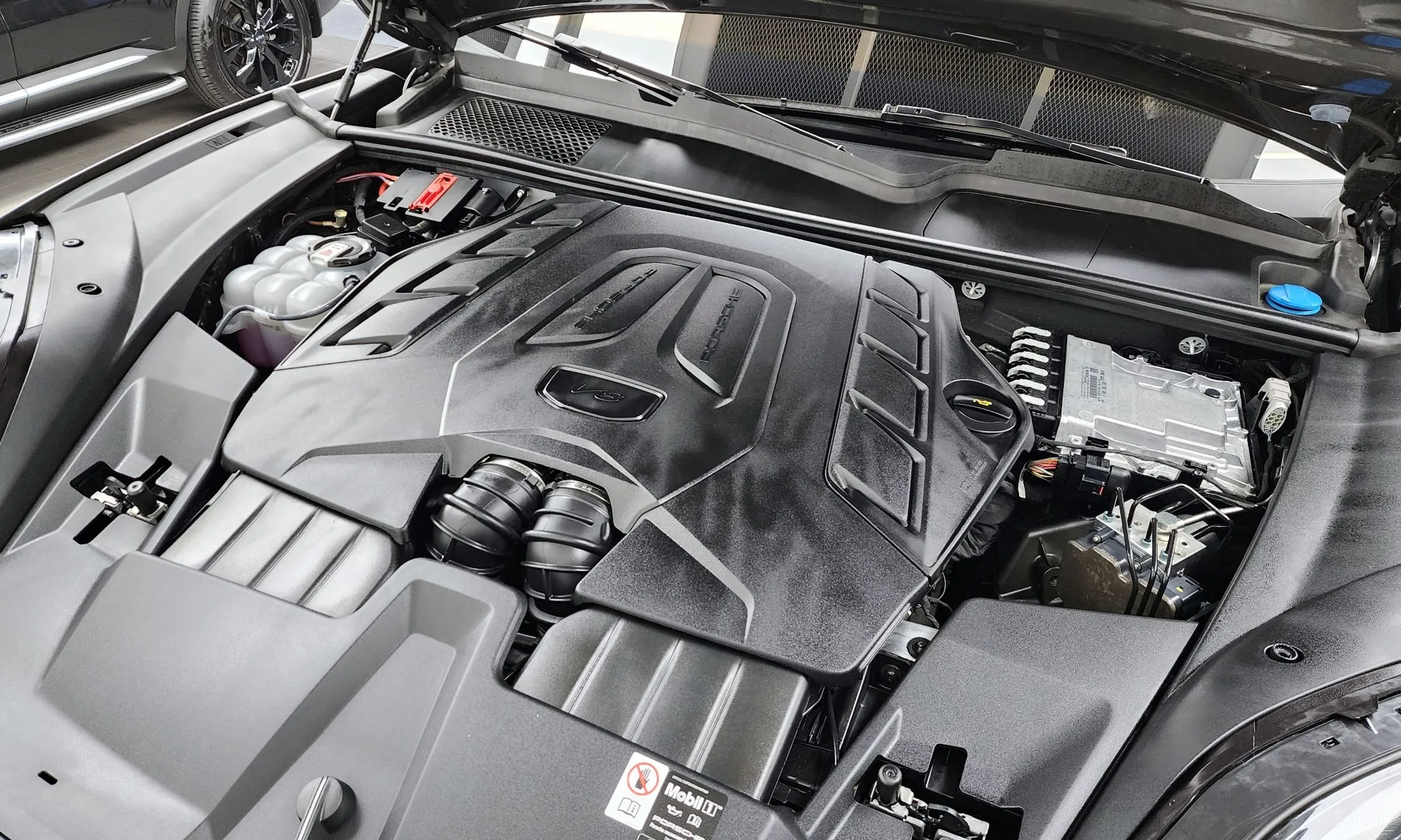Porsche Cayenne (PO536) превью 6