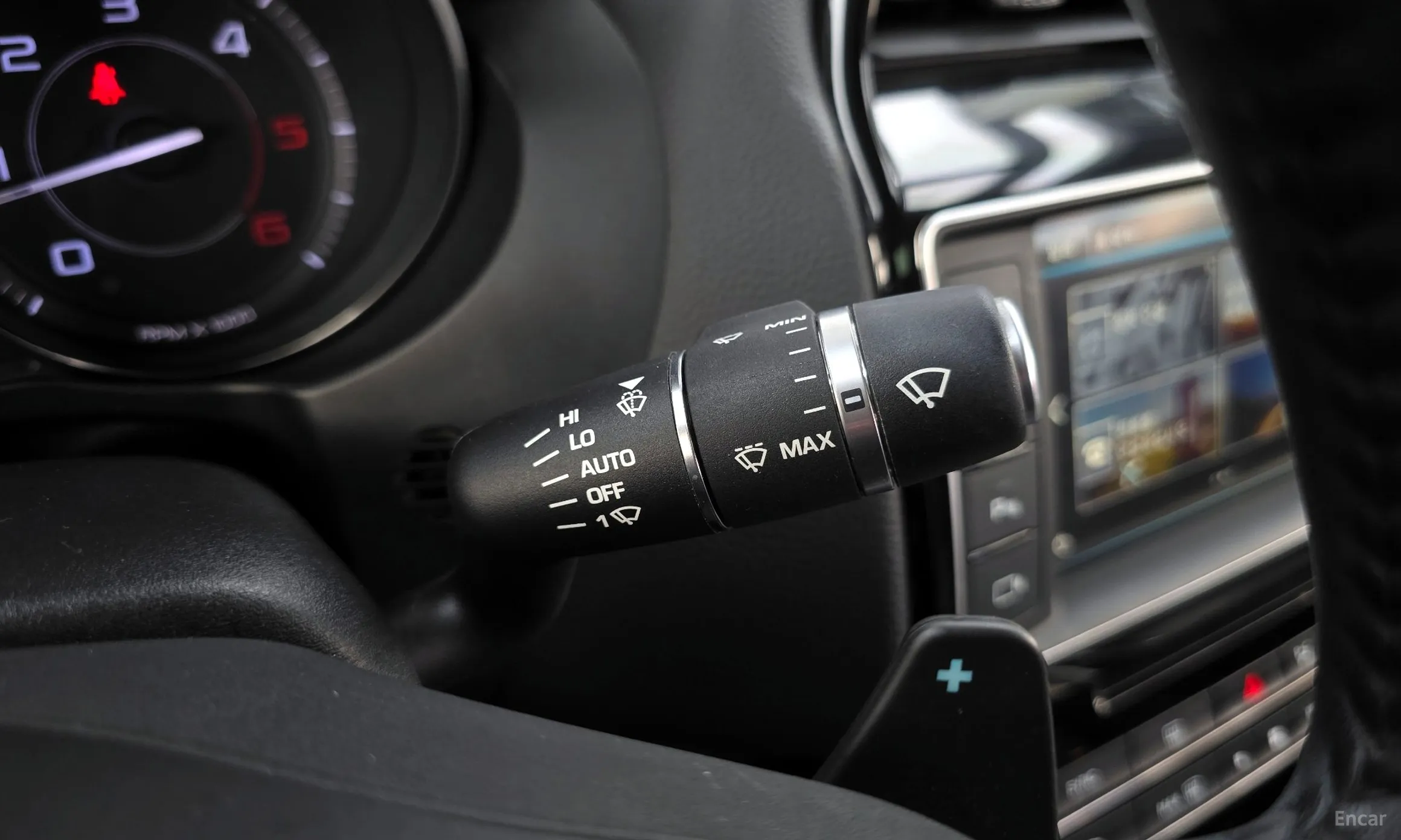 Jaguar XE превью 14