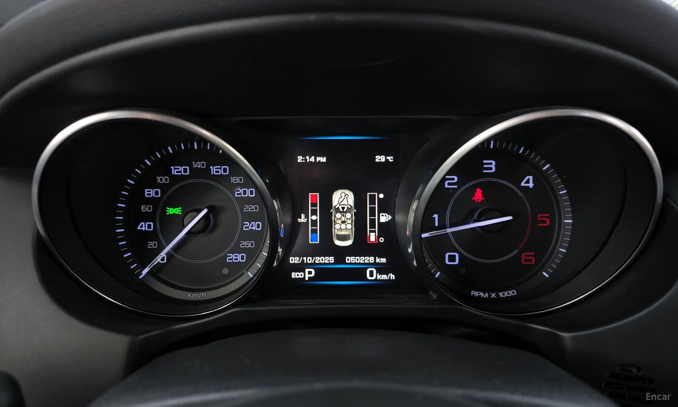 Jaguar XE превью 8