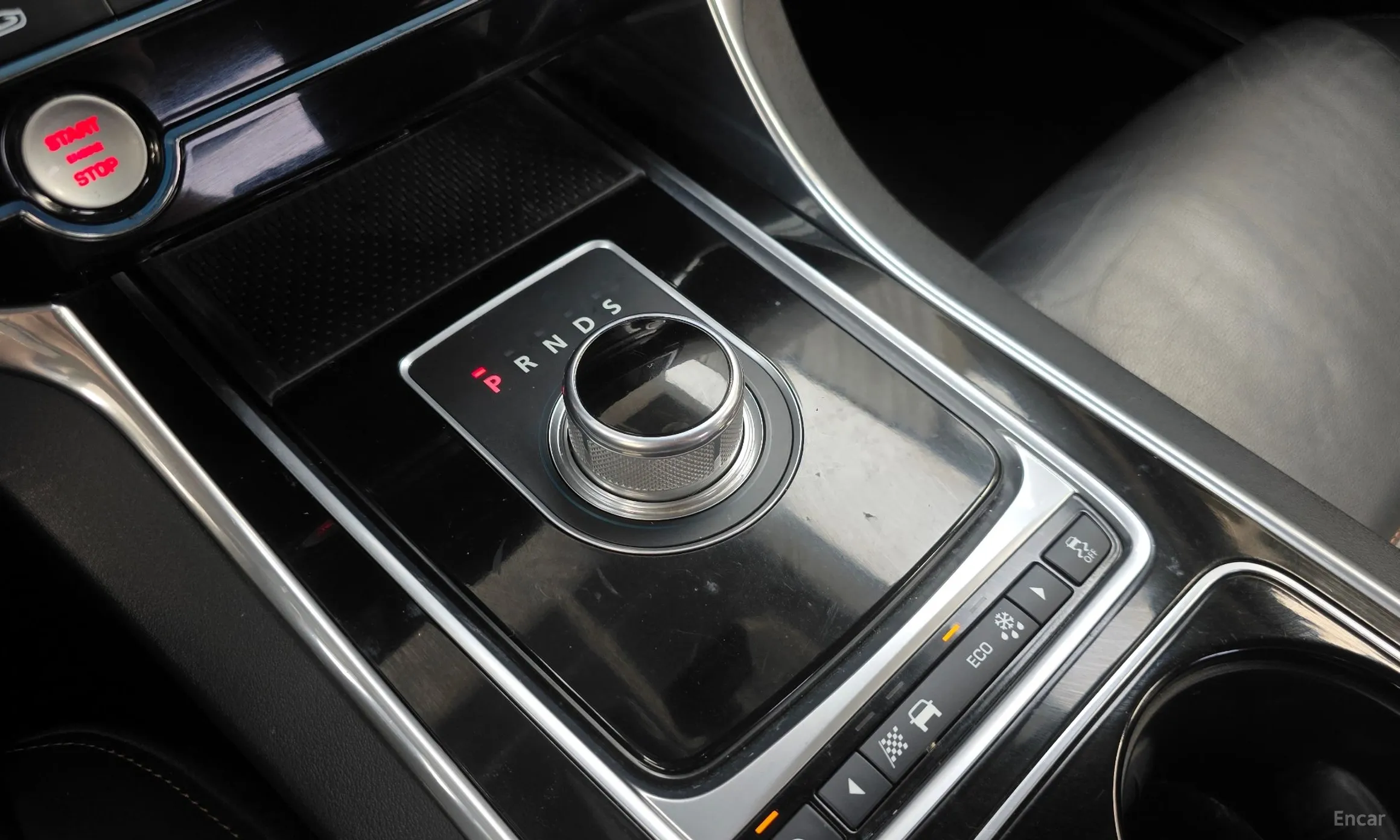 Jaguar XE превью 9