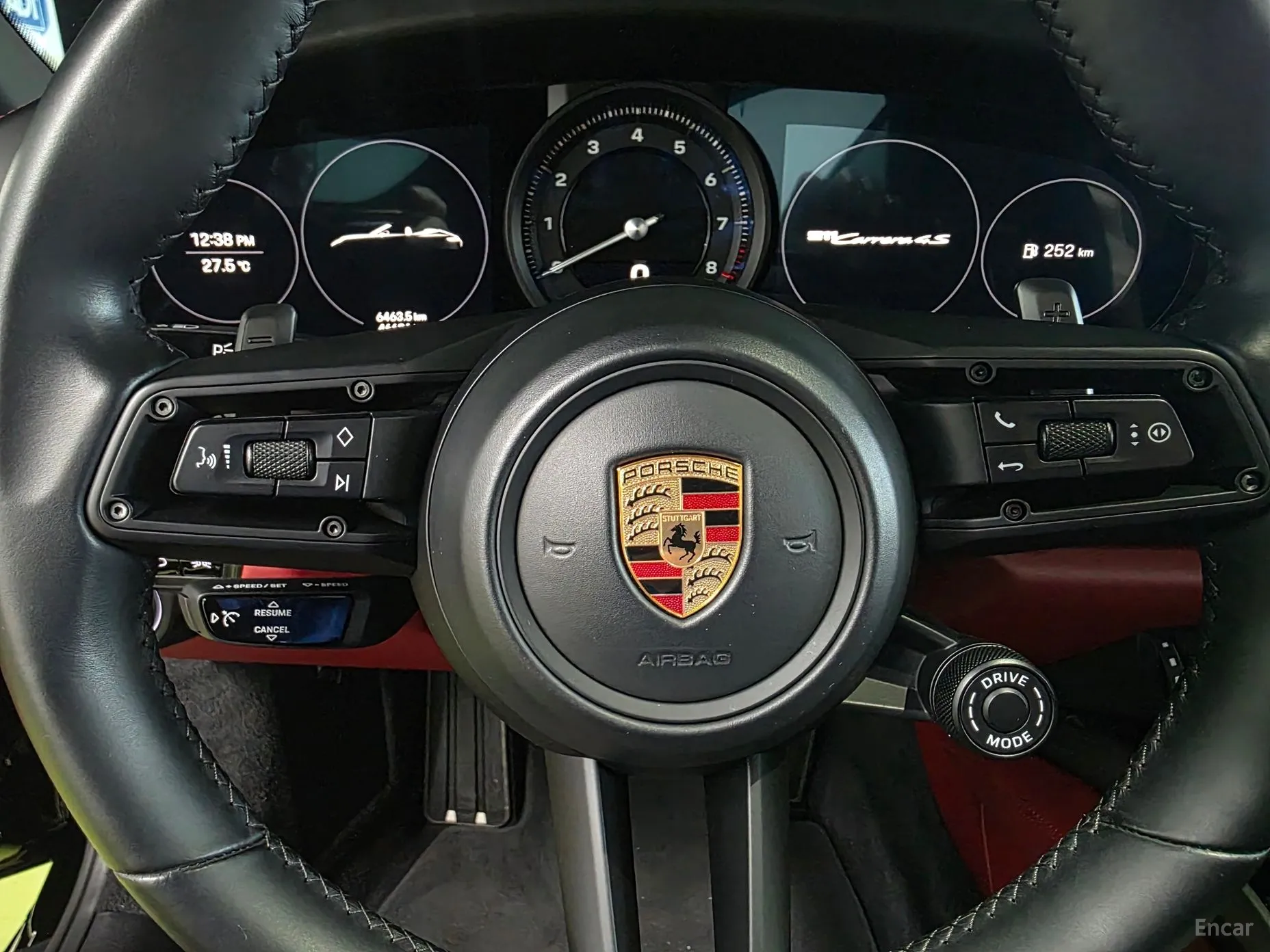 Porsche 911 (992) превью 12