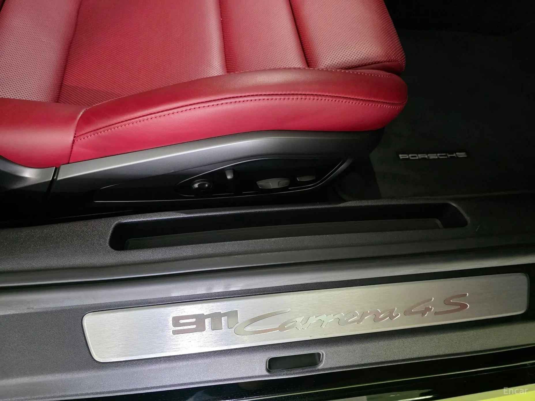 Porsche 911 (992) превью 16
