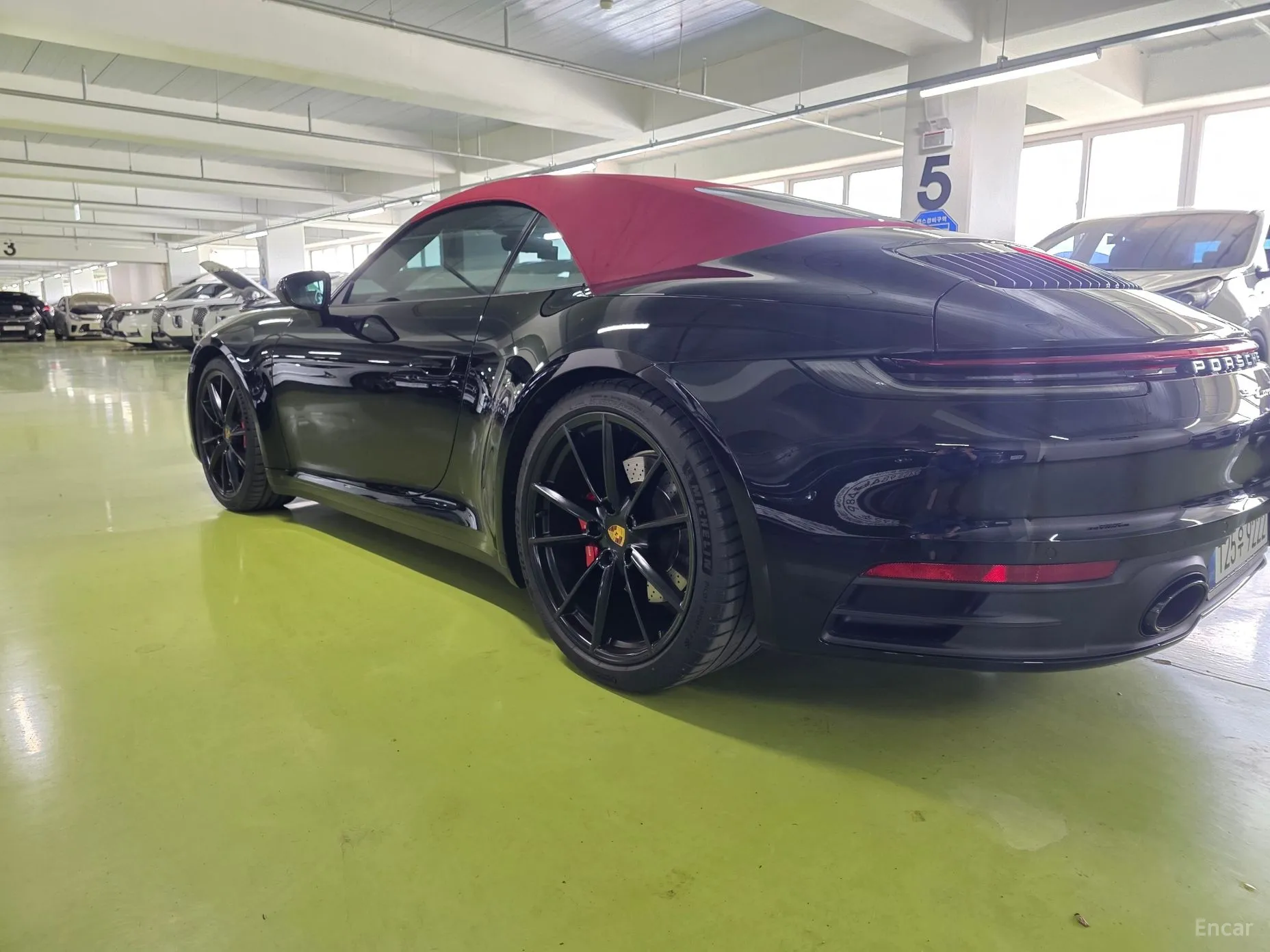 Porsche 911 (992) превью 7