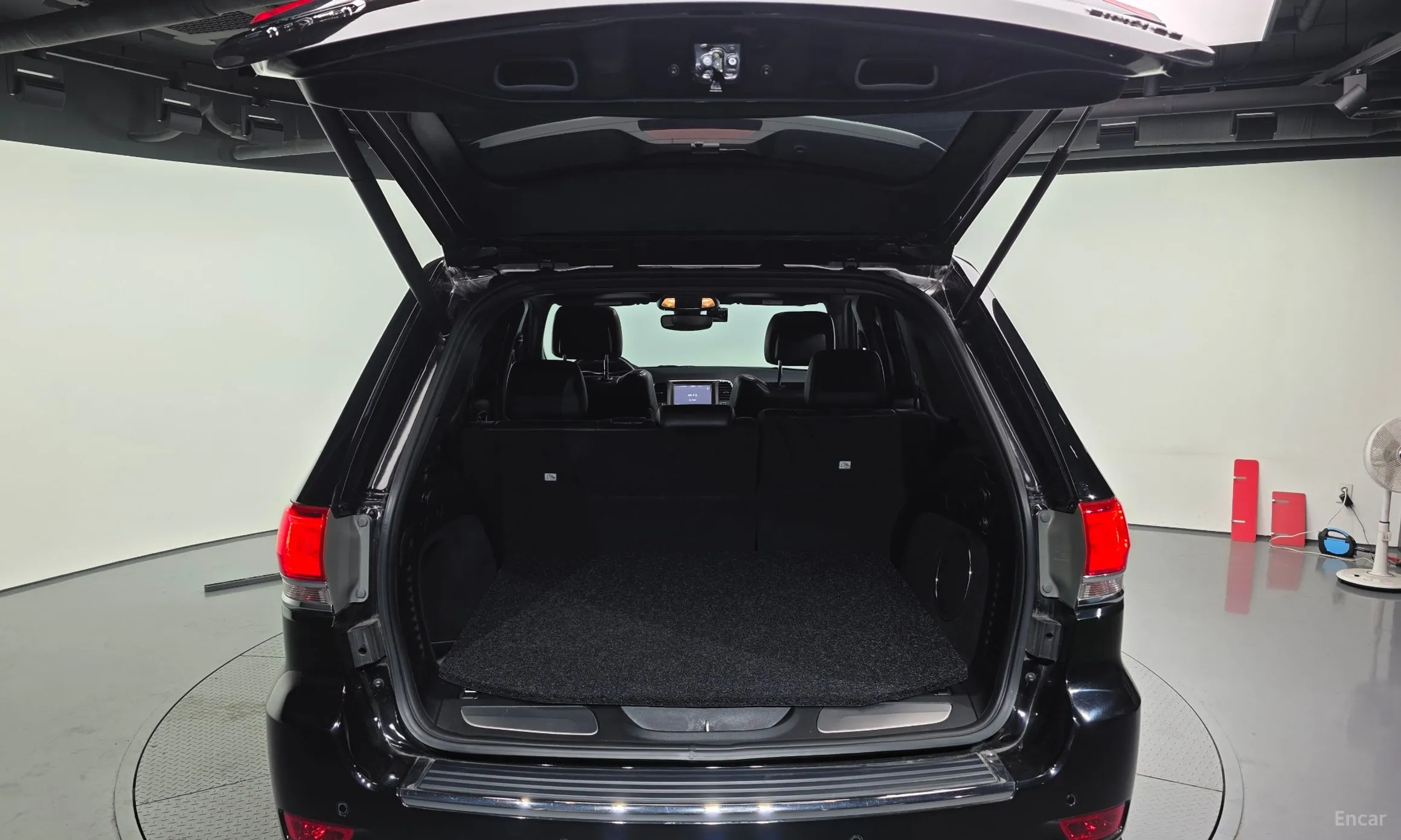 Jeep Grand Cherokee превью 20