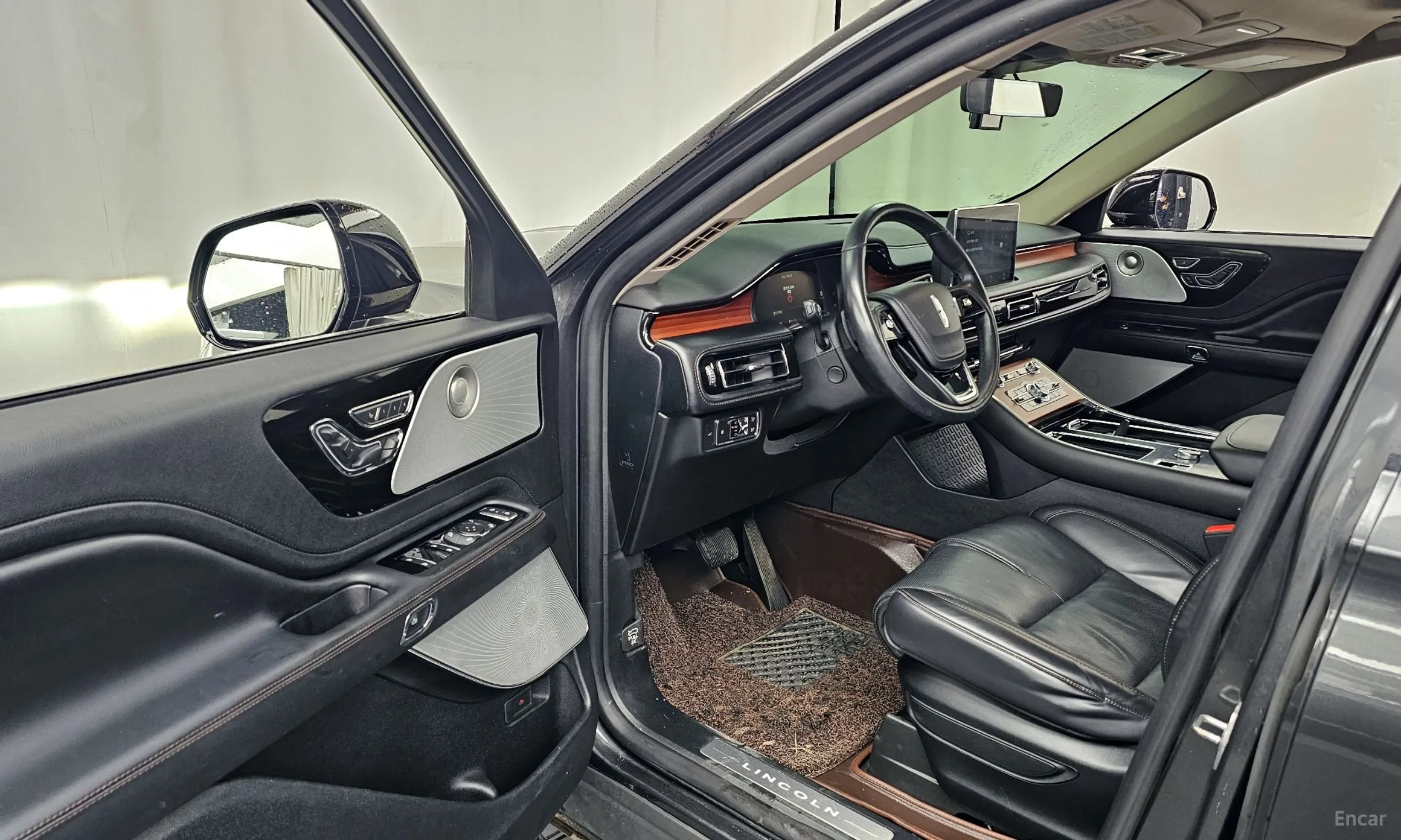 Lincoln Aviator 2nd Generation превью 10