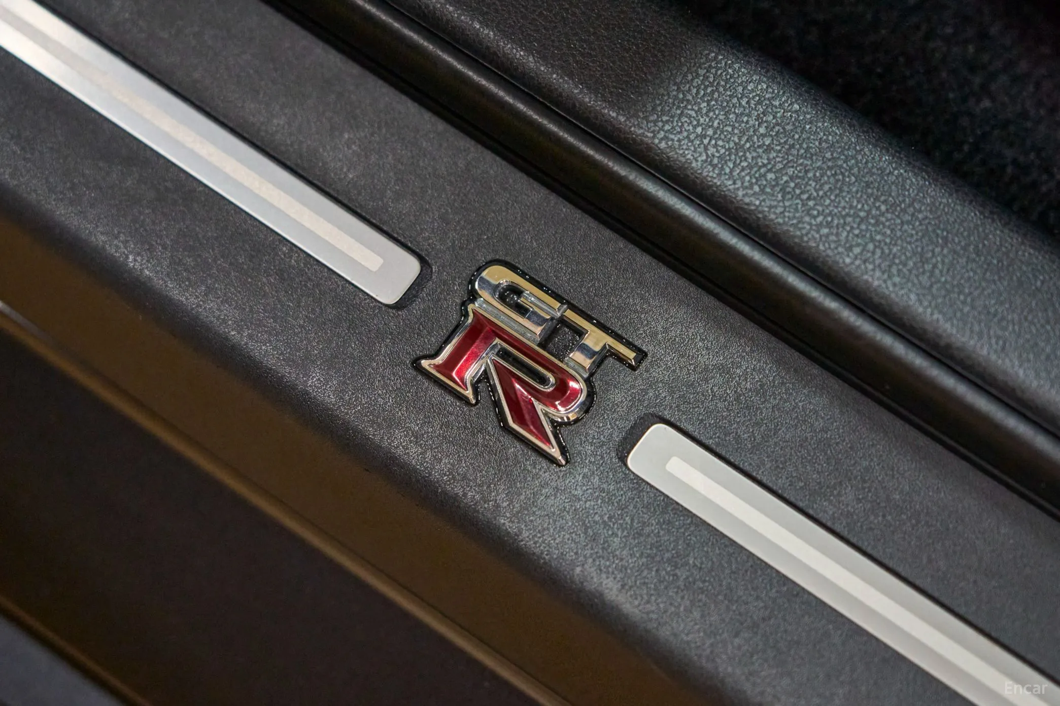 Nissan GT-R превью 11