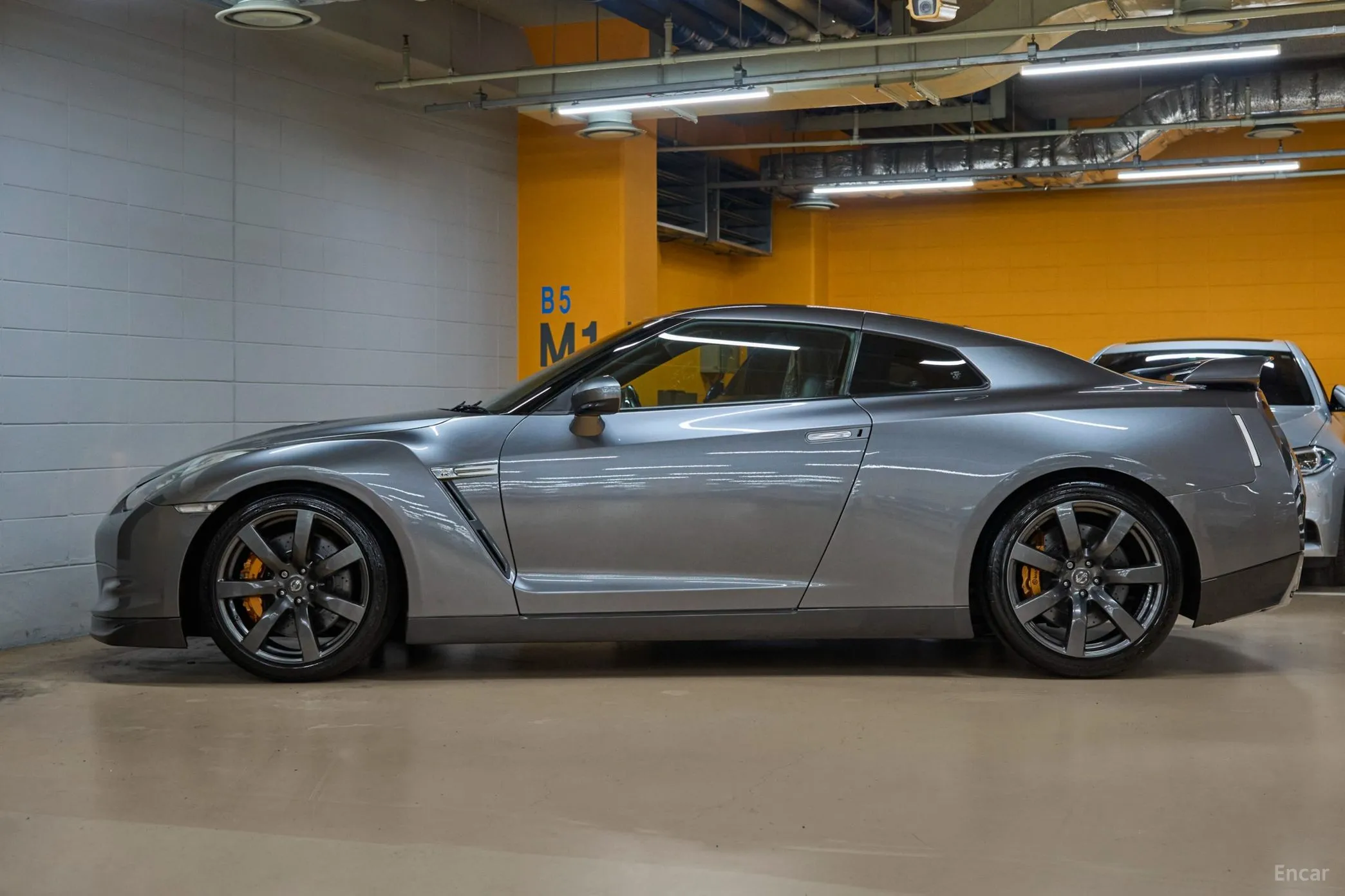 Nissan GT-R превью 19