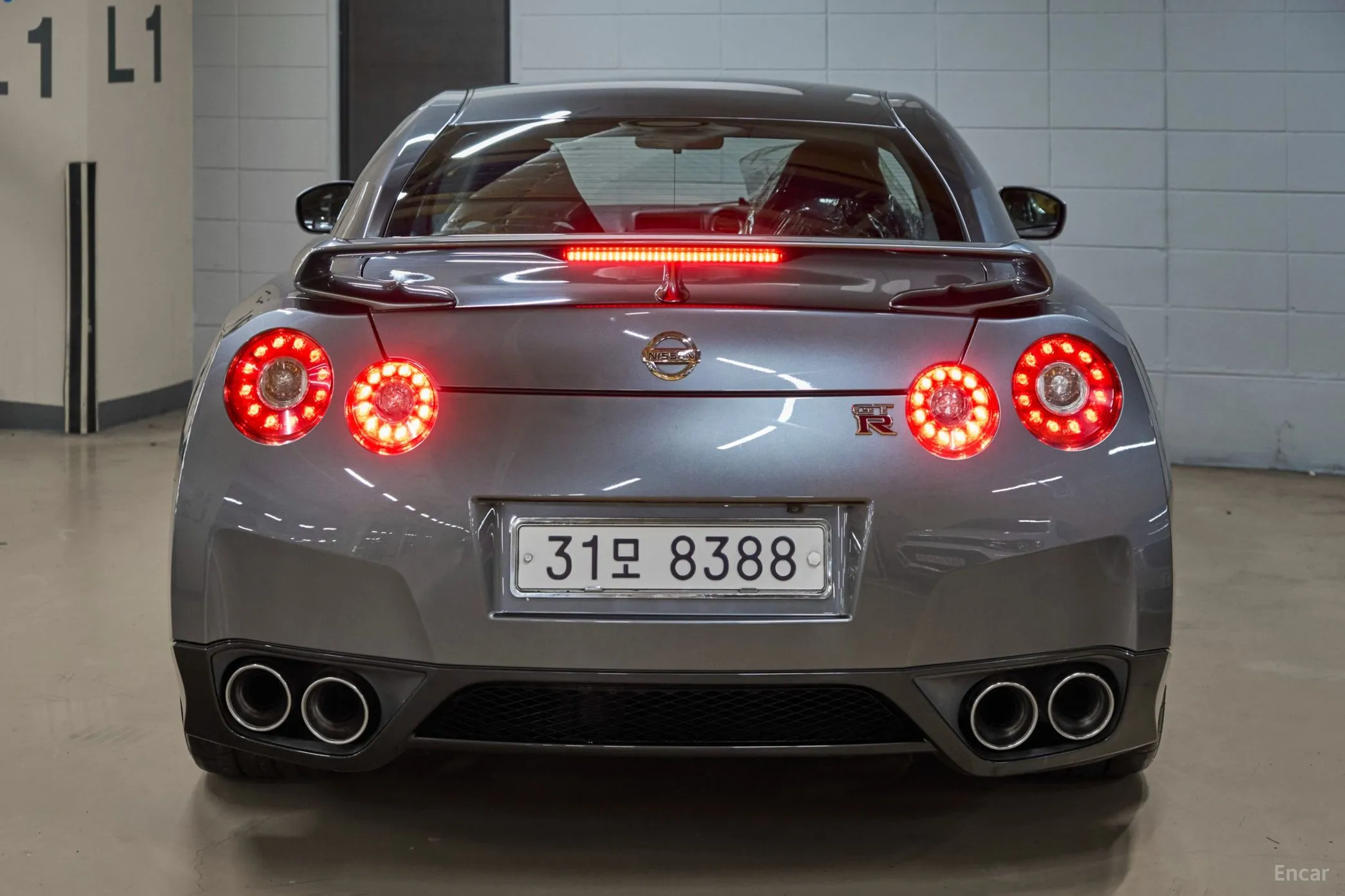 Nissan GT-R превью 4