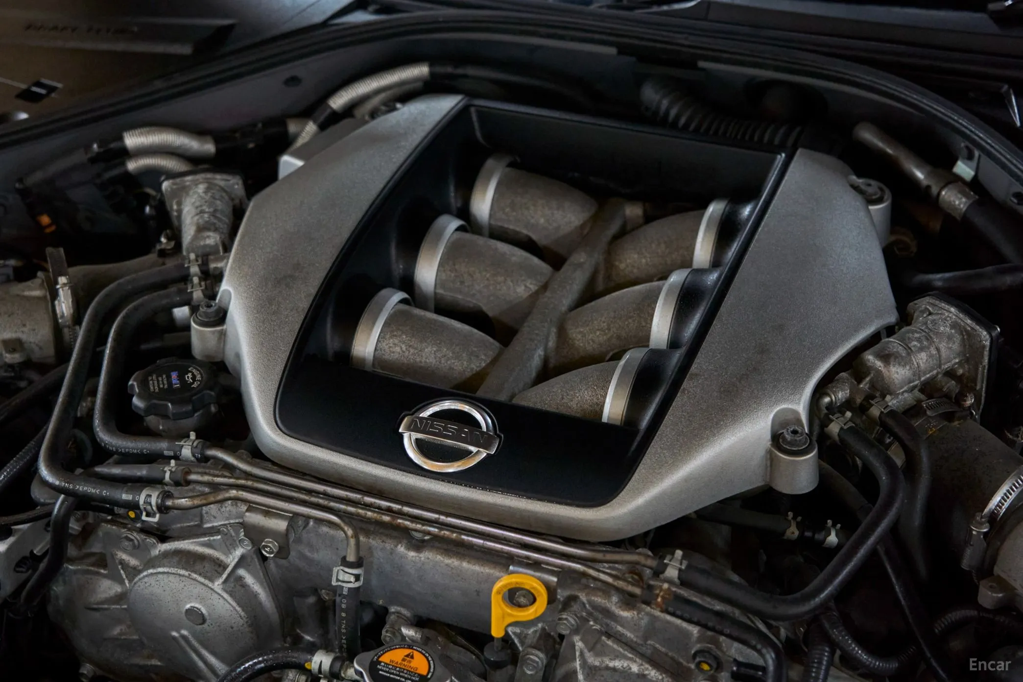 Nissan GT-R превью 6