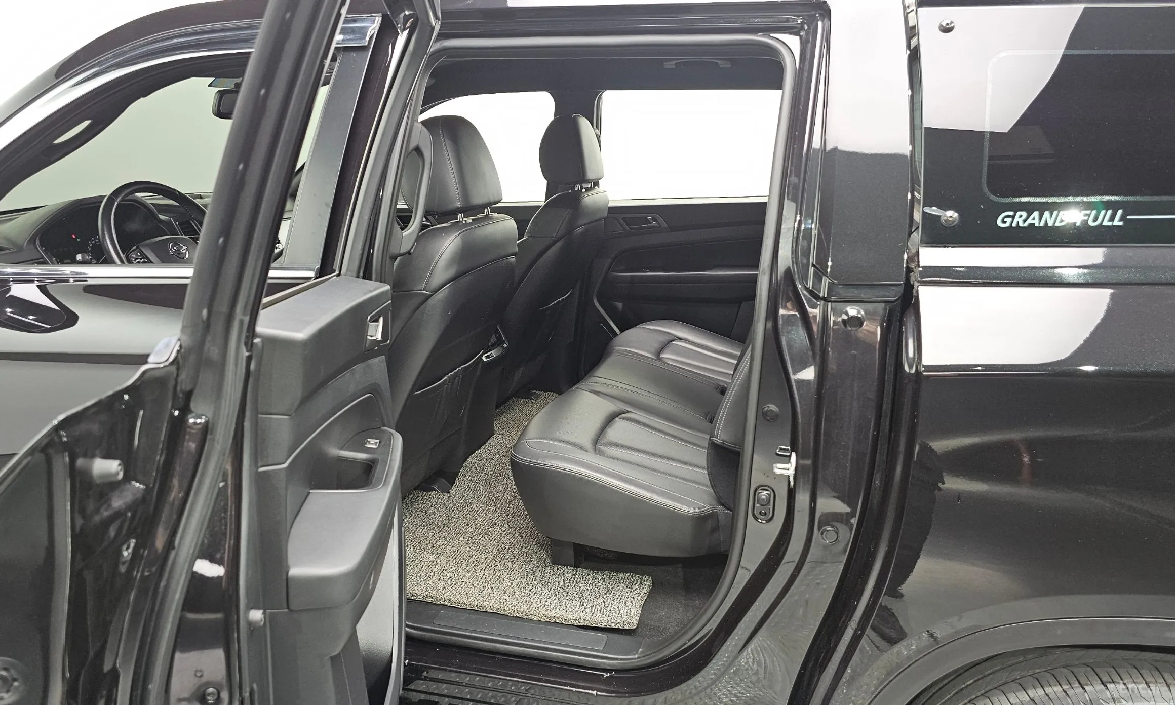 KG Mobility (SsangYong) Rexton Sports превью 11