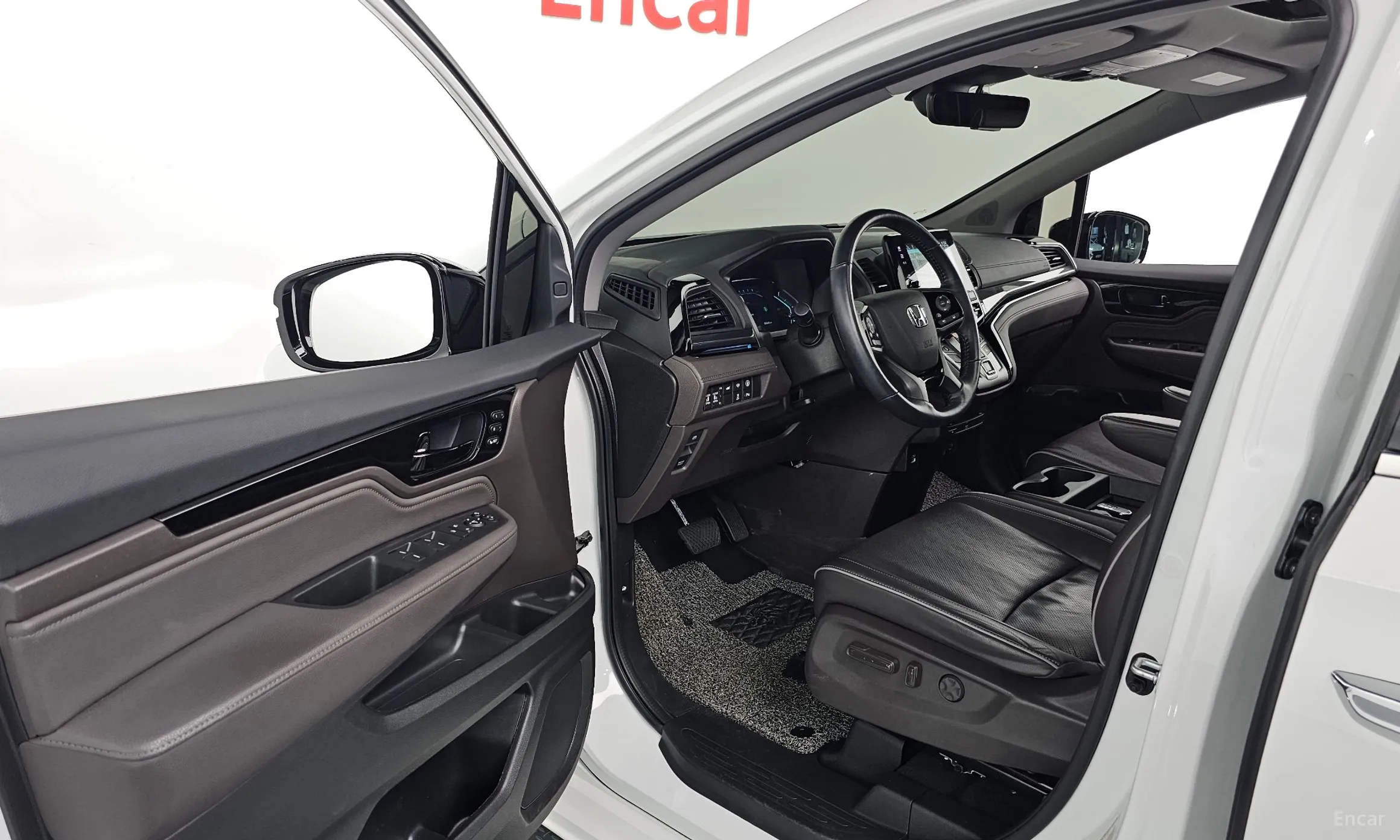 Honda Odyssey превью 11