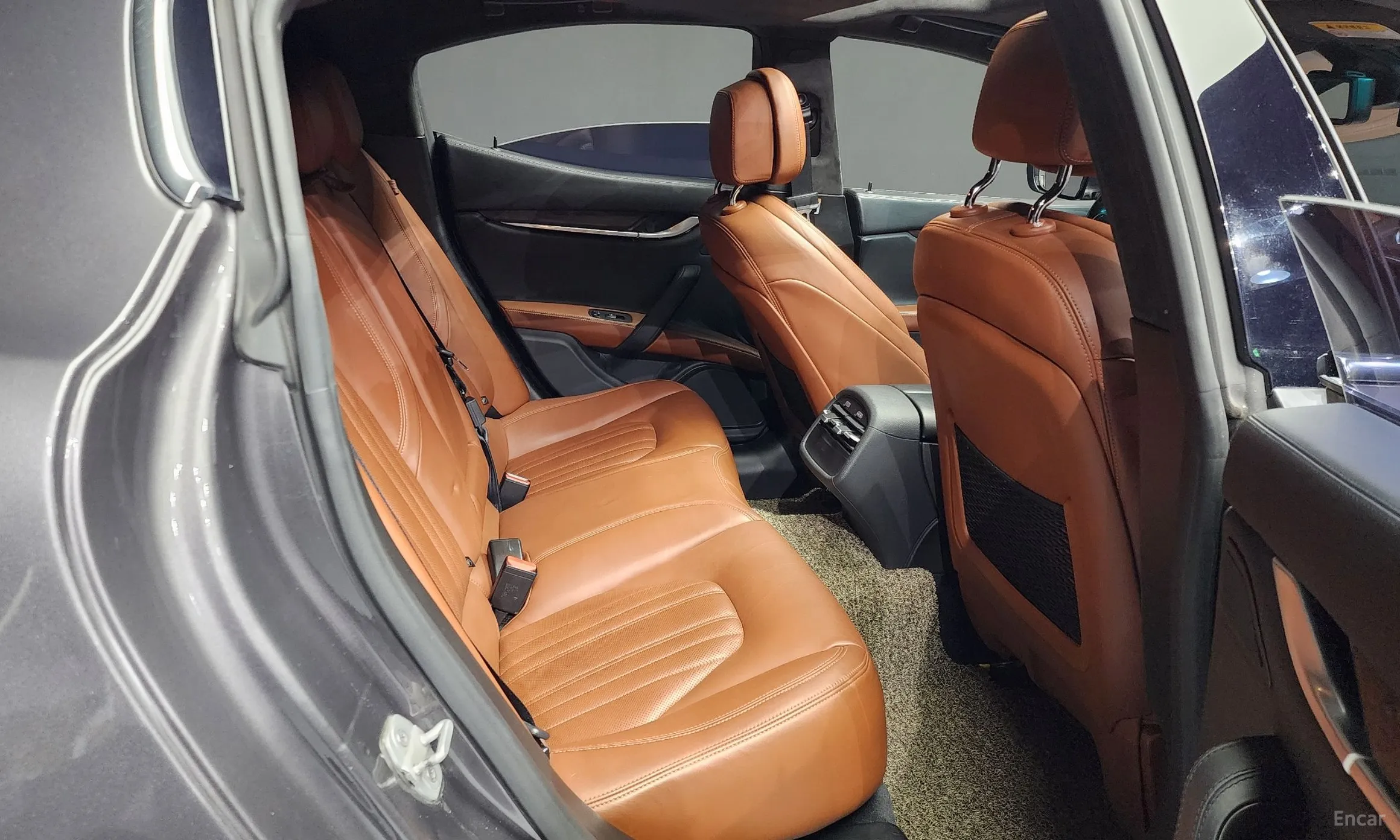 Maserati Ghibli превью 12