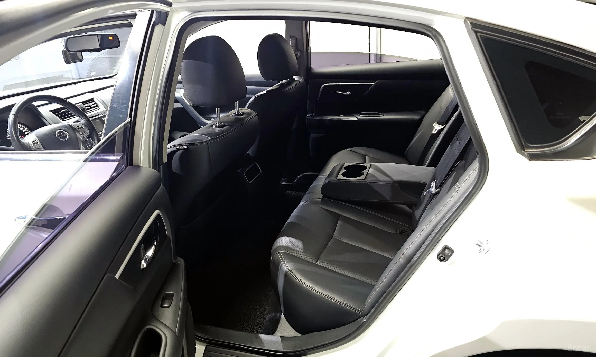 Nissan Altima превью 11