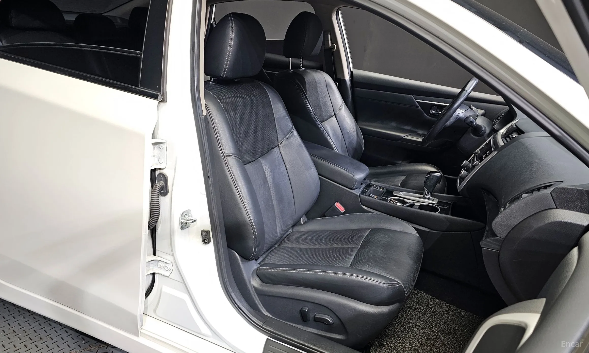 Nissan Altima превью 12