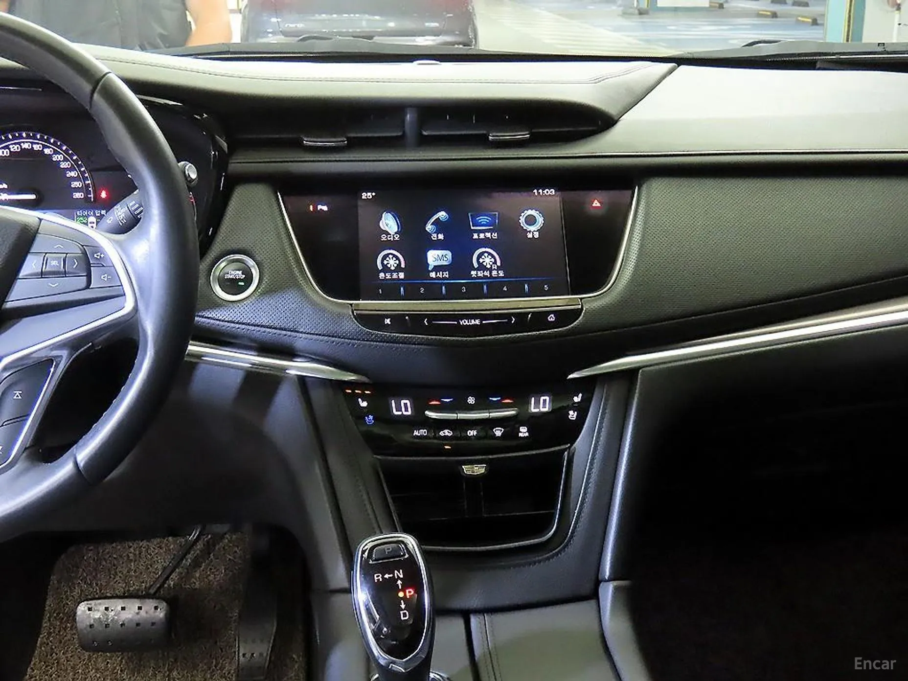 Cadillac XT5 превью 11