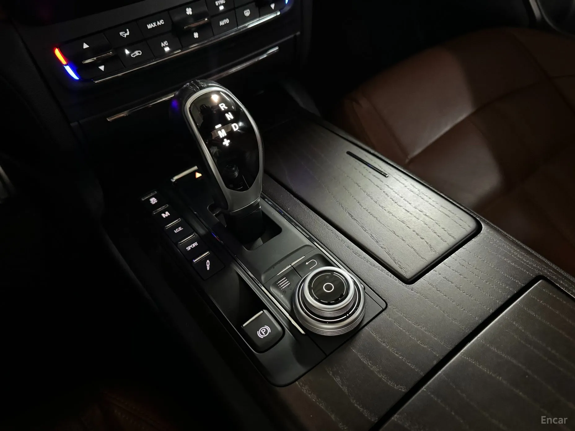 Maserati Ghibli превью 12