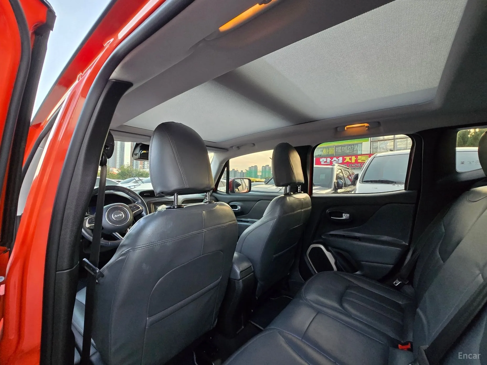Jeep Renegade превью 13