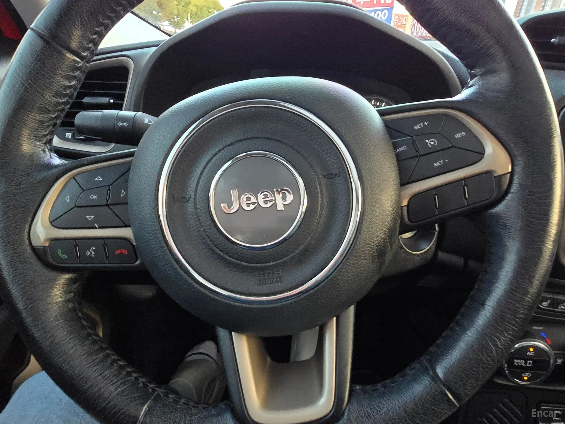 Jeep Renegade превью 17