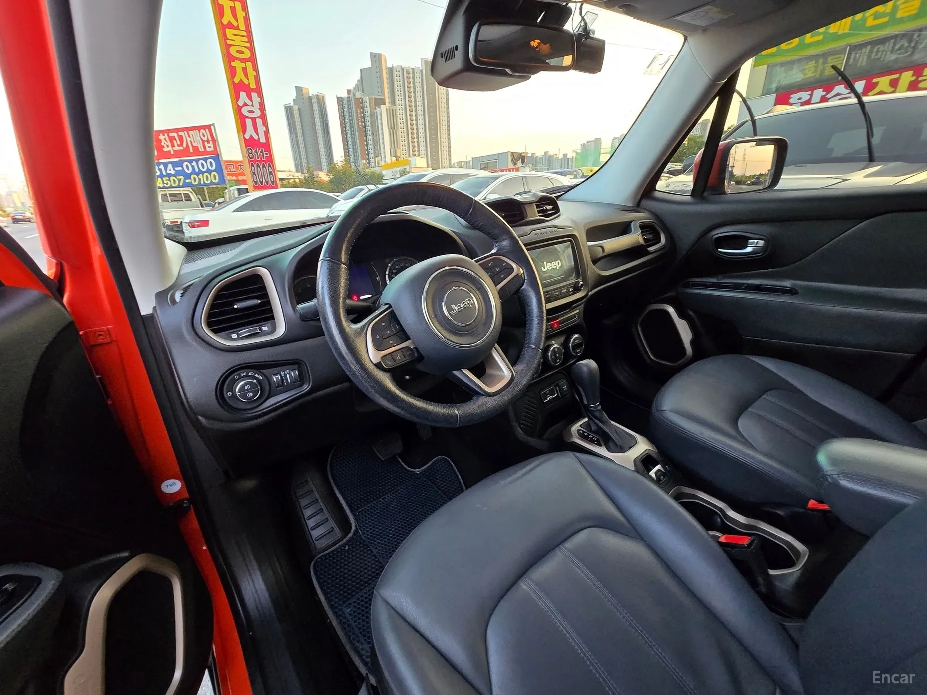 Jeep Renegade превью 8