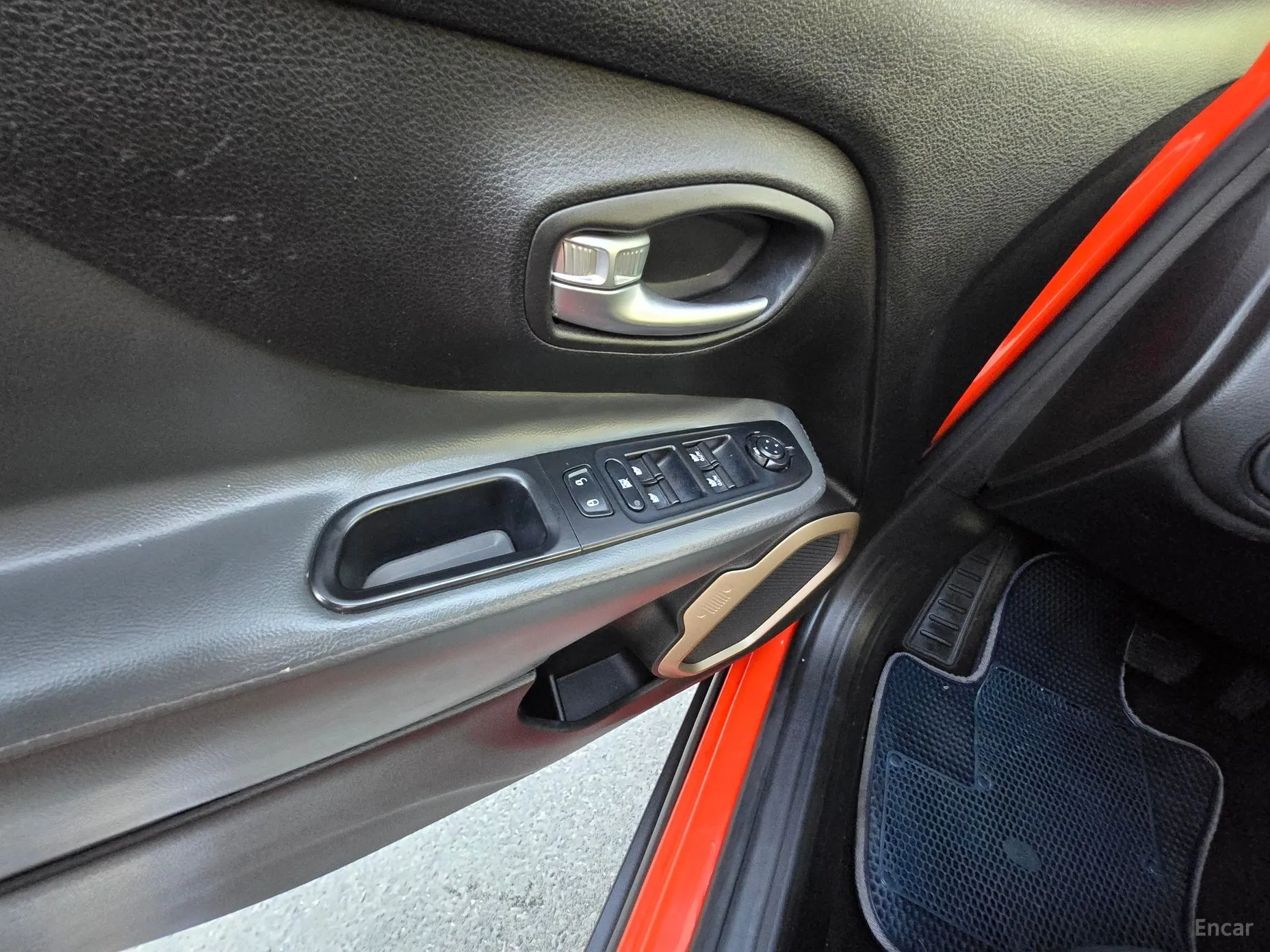 Jeep Renegade превью 9