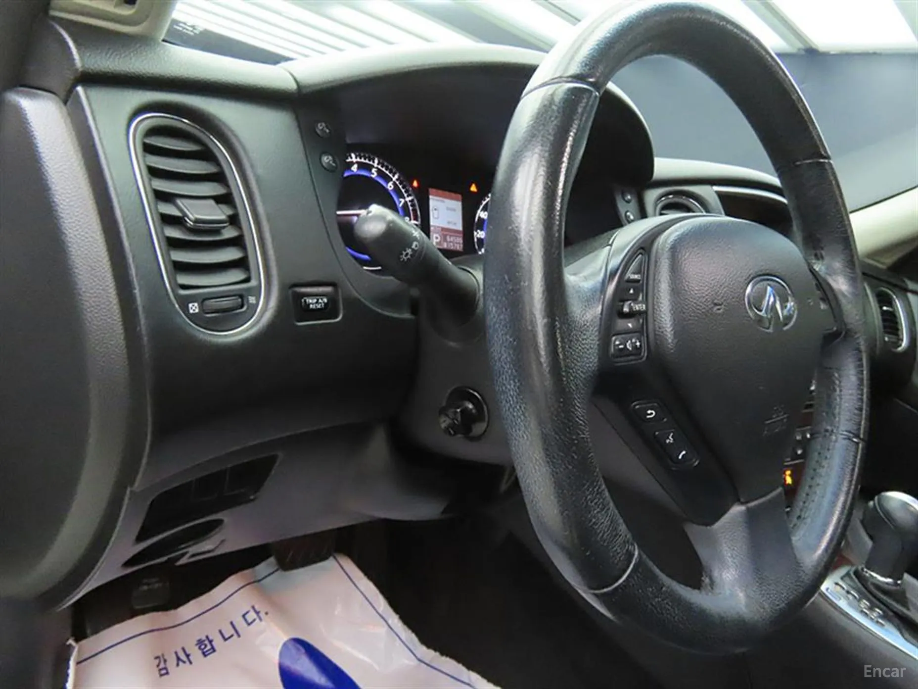 Infiniti EX35 превью 14