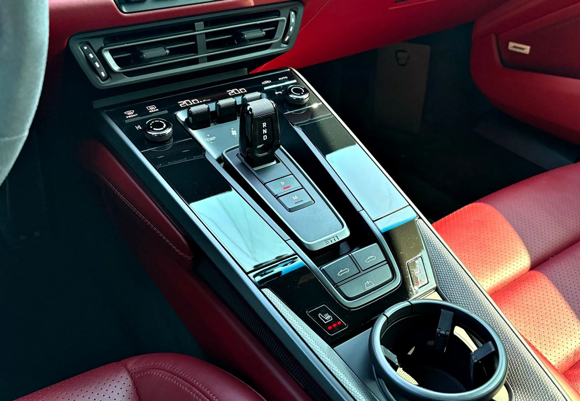 Porsche 911 (992) превью 18