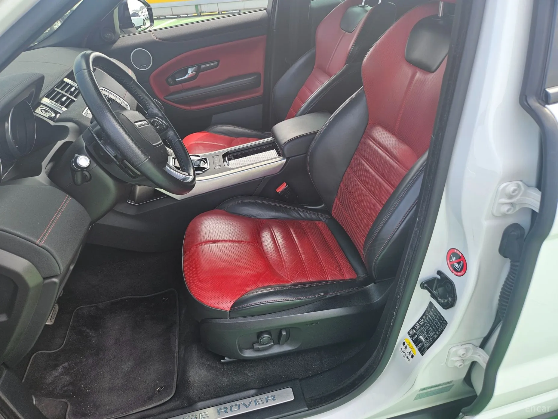 Land Rover Range Rover Evoque превью 10
