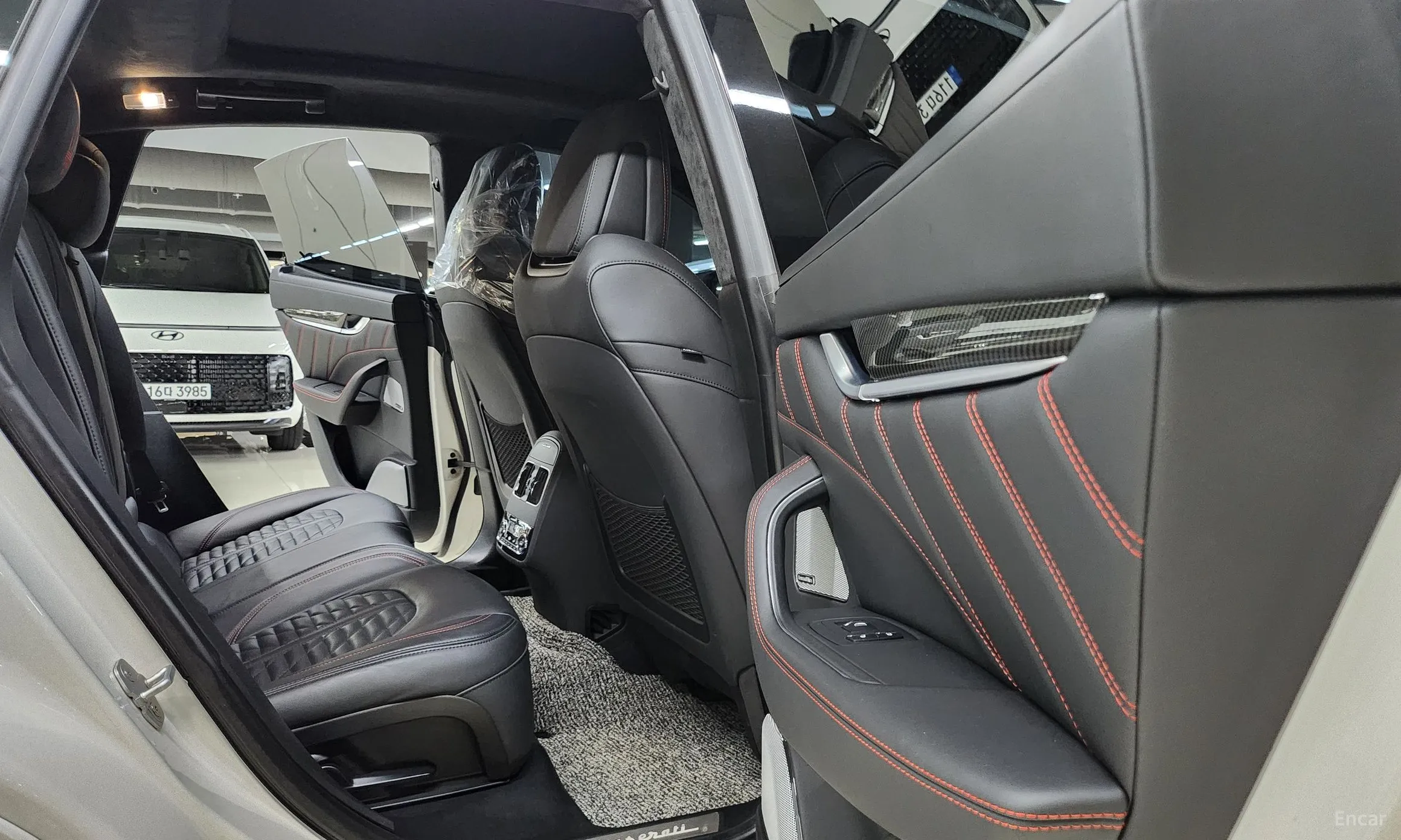 Maserati Levante превью 10
