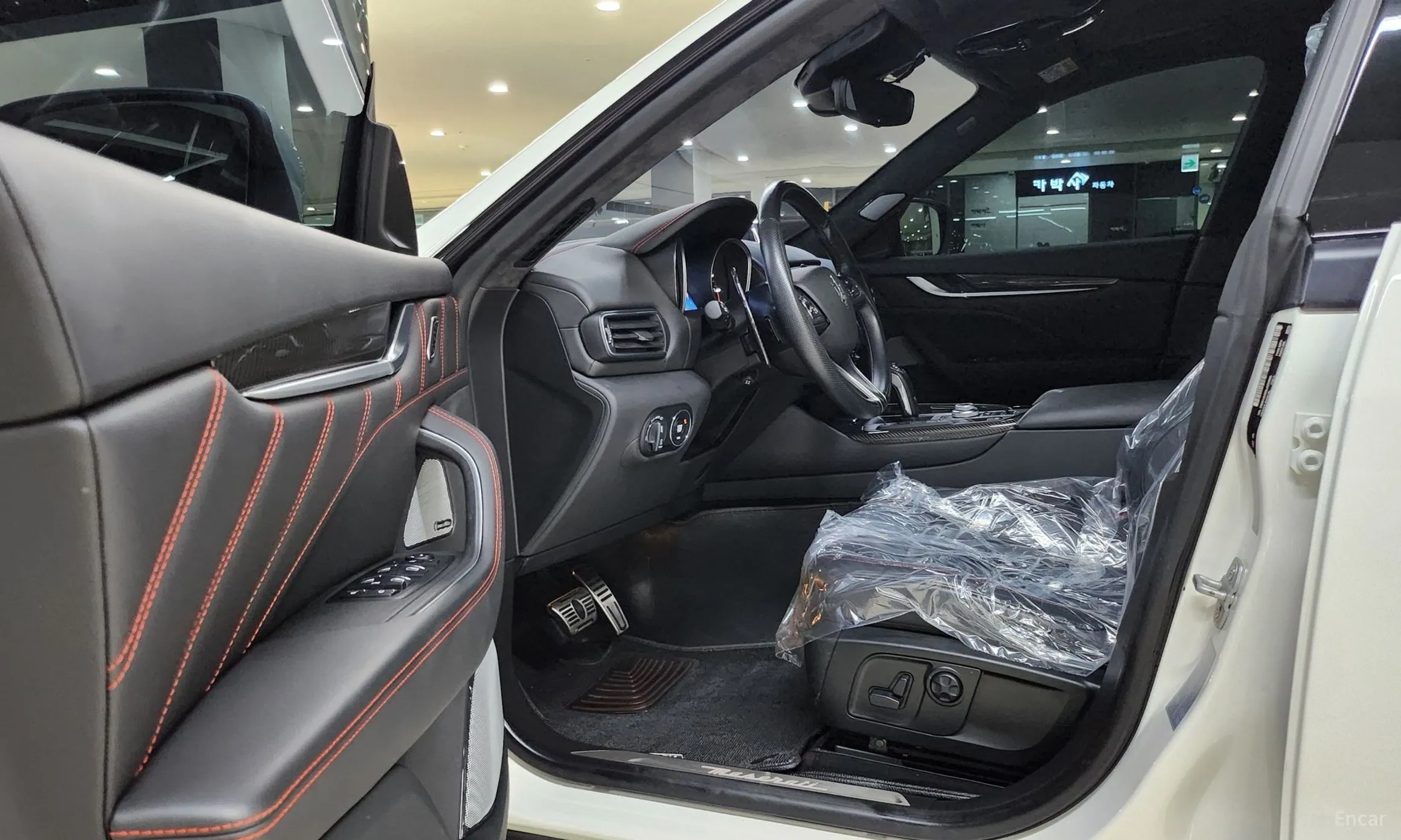 Maserati Levante превью 9