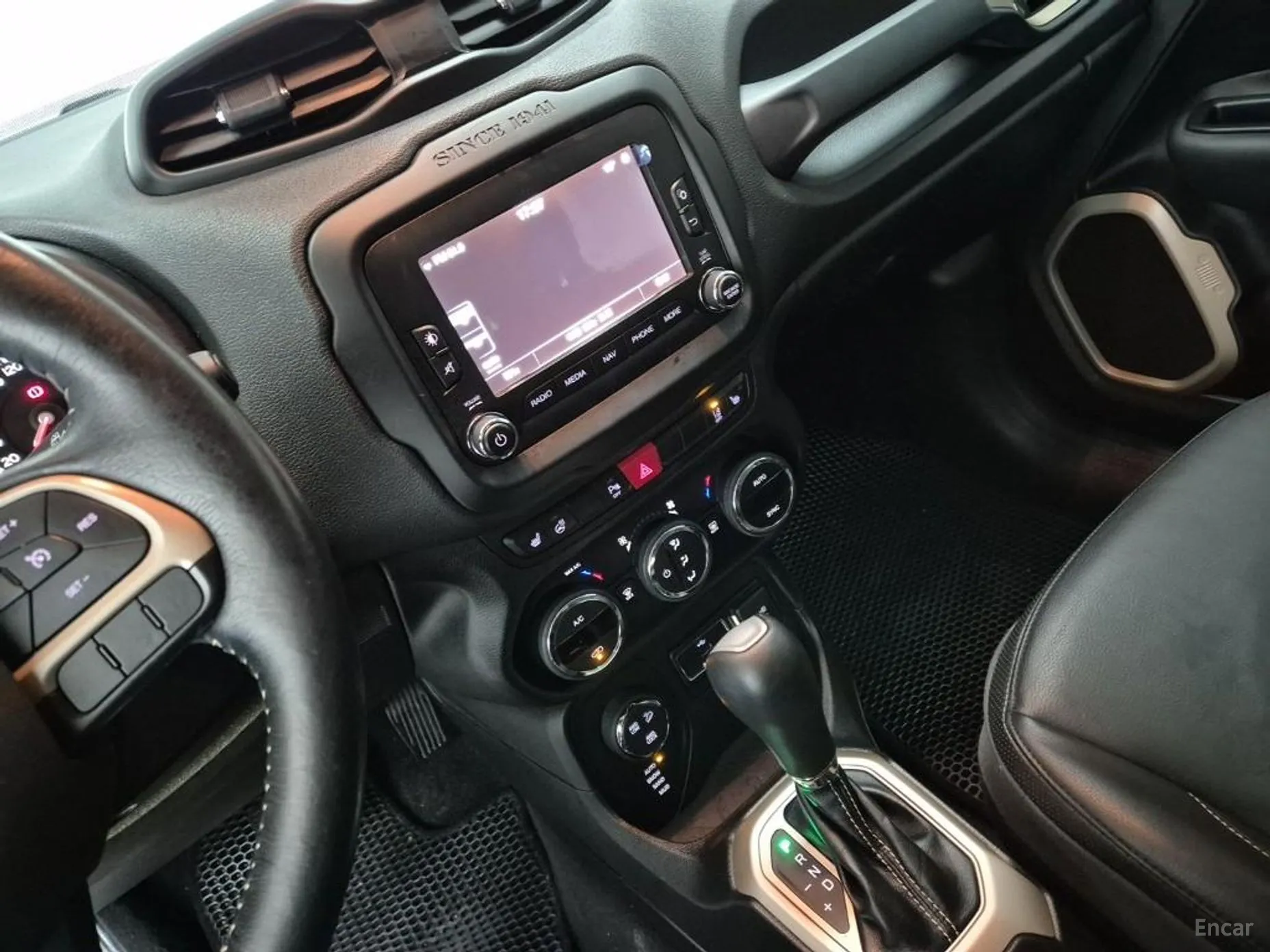 Jeep Renegade превью 10