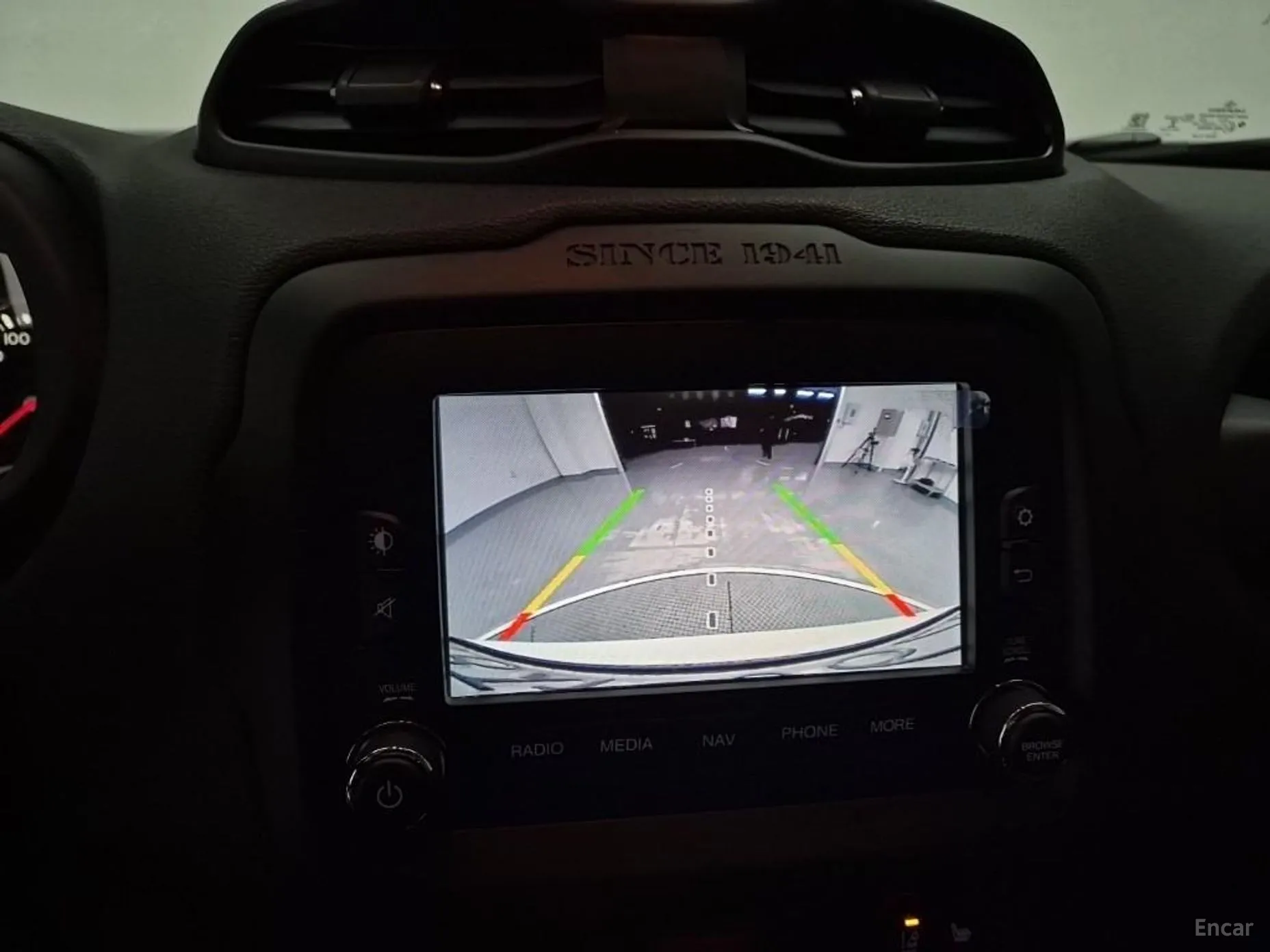 Jeep Renegade превью 14