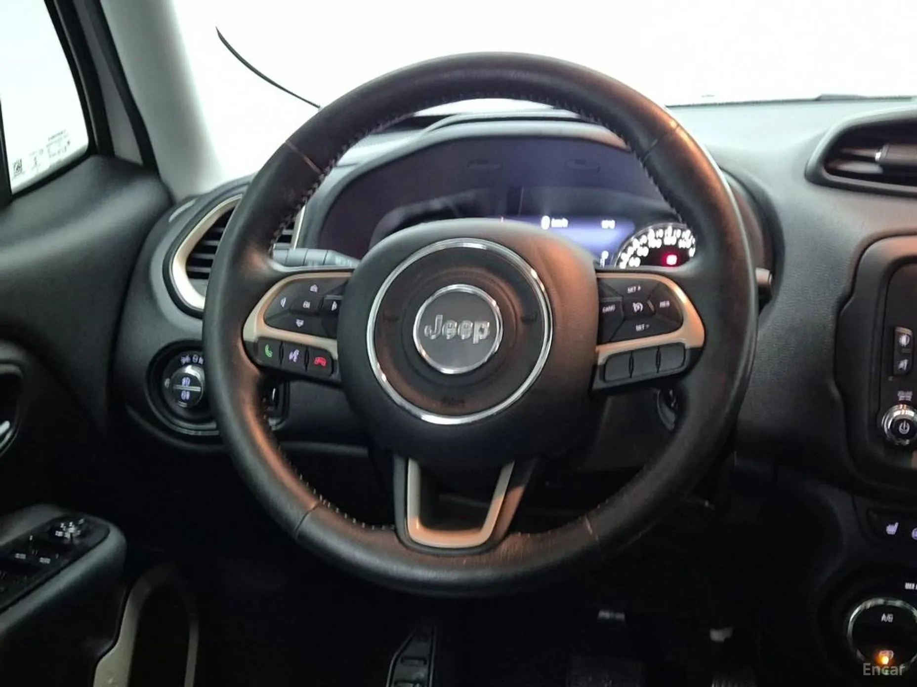 Jeep Renegade превью 9