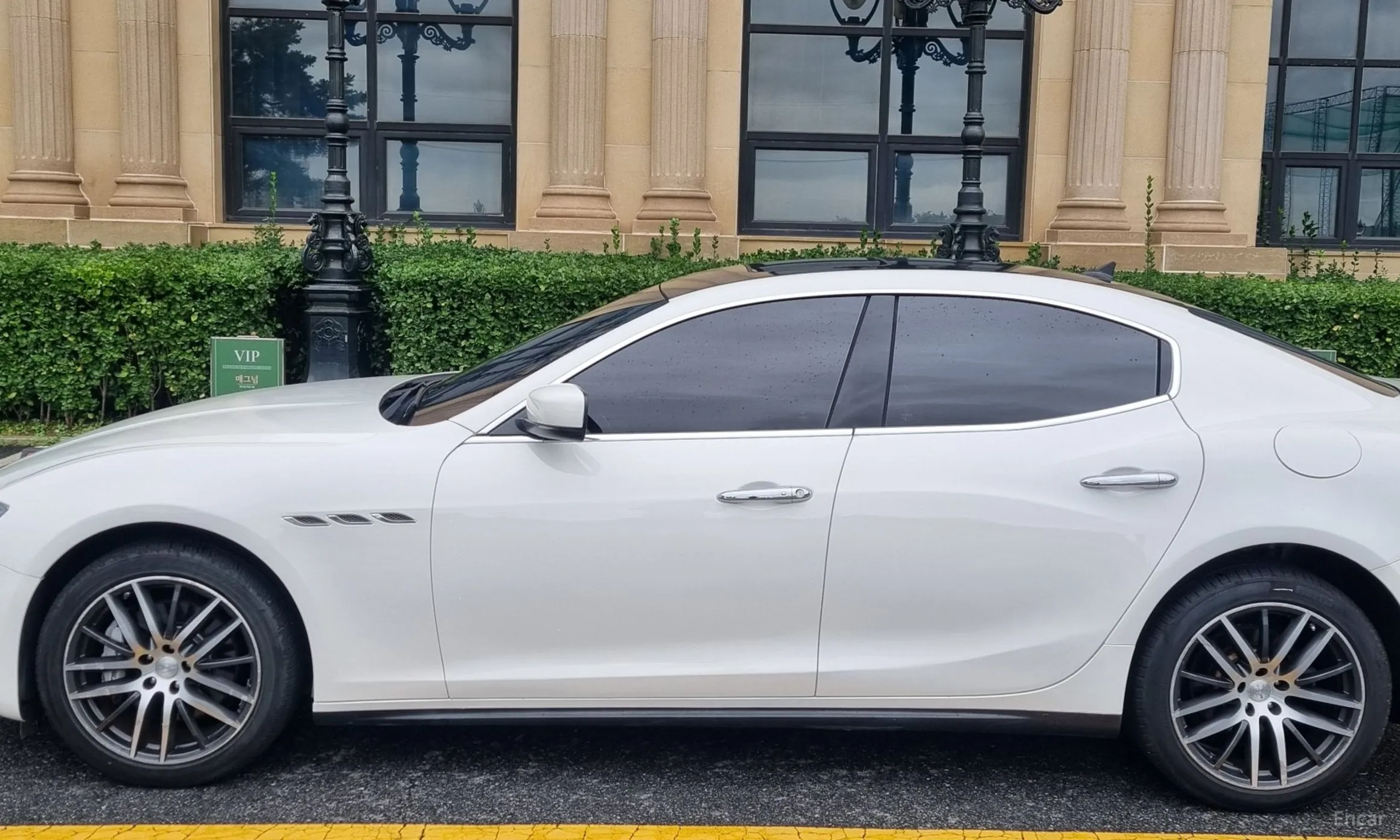 Maserati Ghibli превью 12